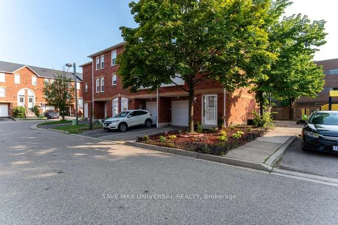 Condo Townhouse in Mississauga