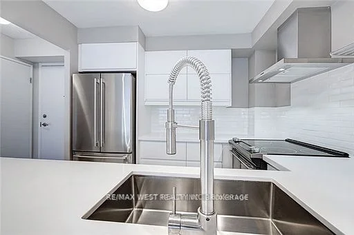2261 W Lake Shore Boulevard W 310, Toronto W06, ON M8V 3X1