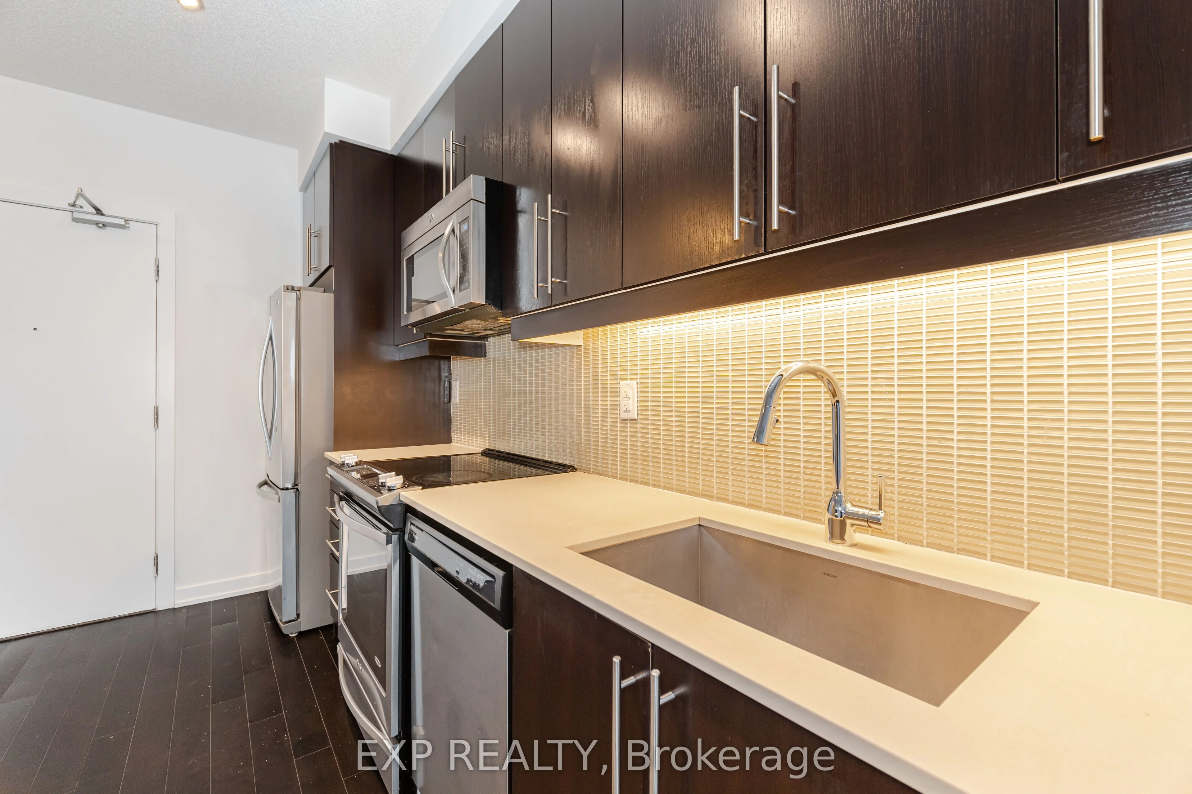 510 Curran Place 810, Mississauga, ON L5B 0J8