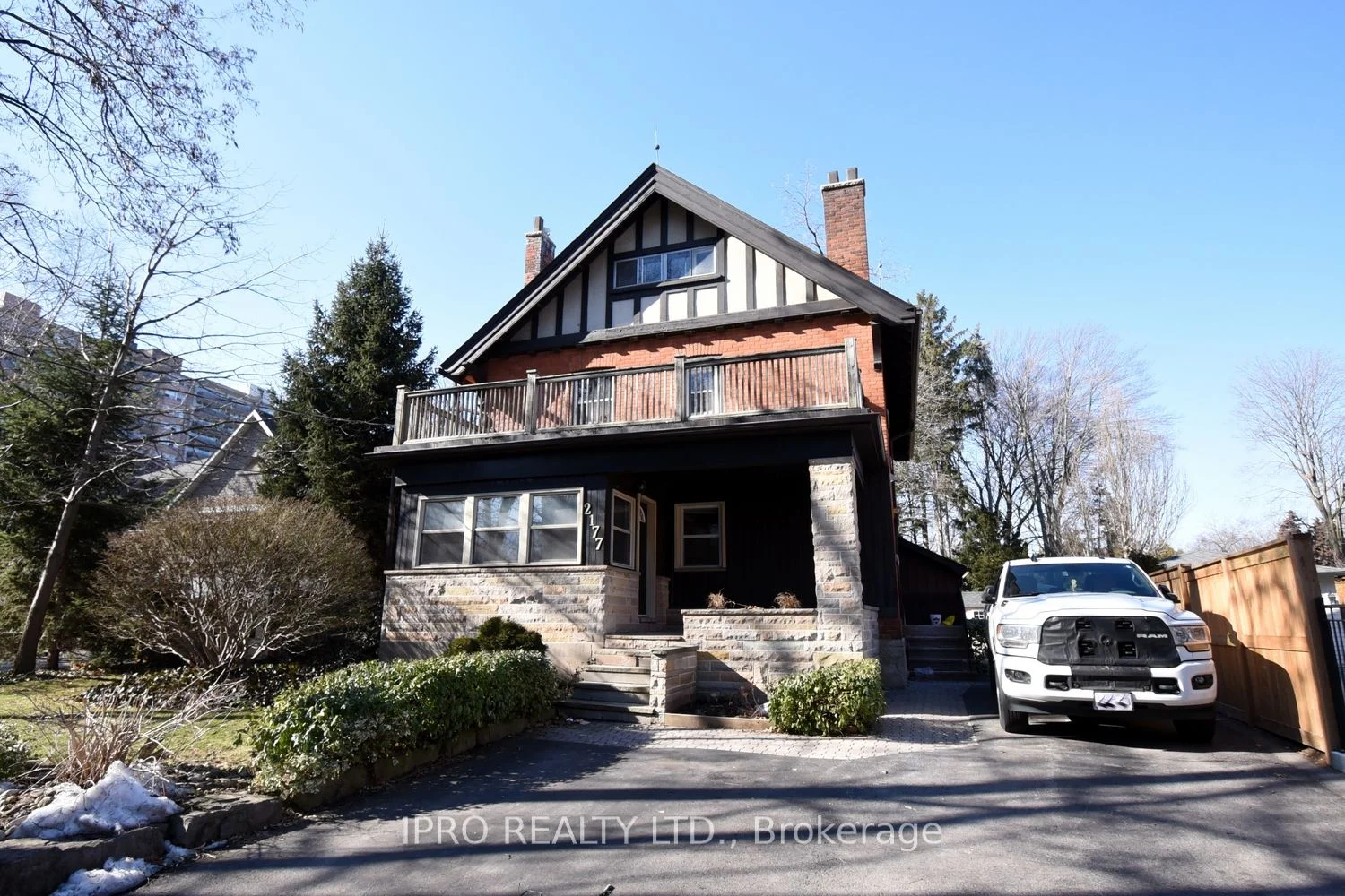 2177 Lakeshore Road Basement, Burlington, On L7r 1a5