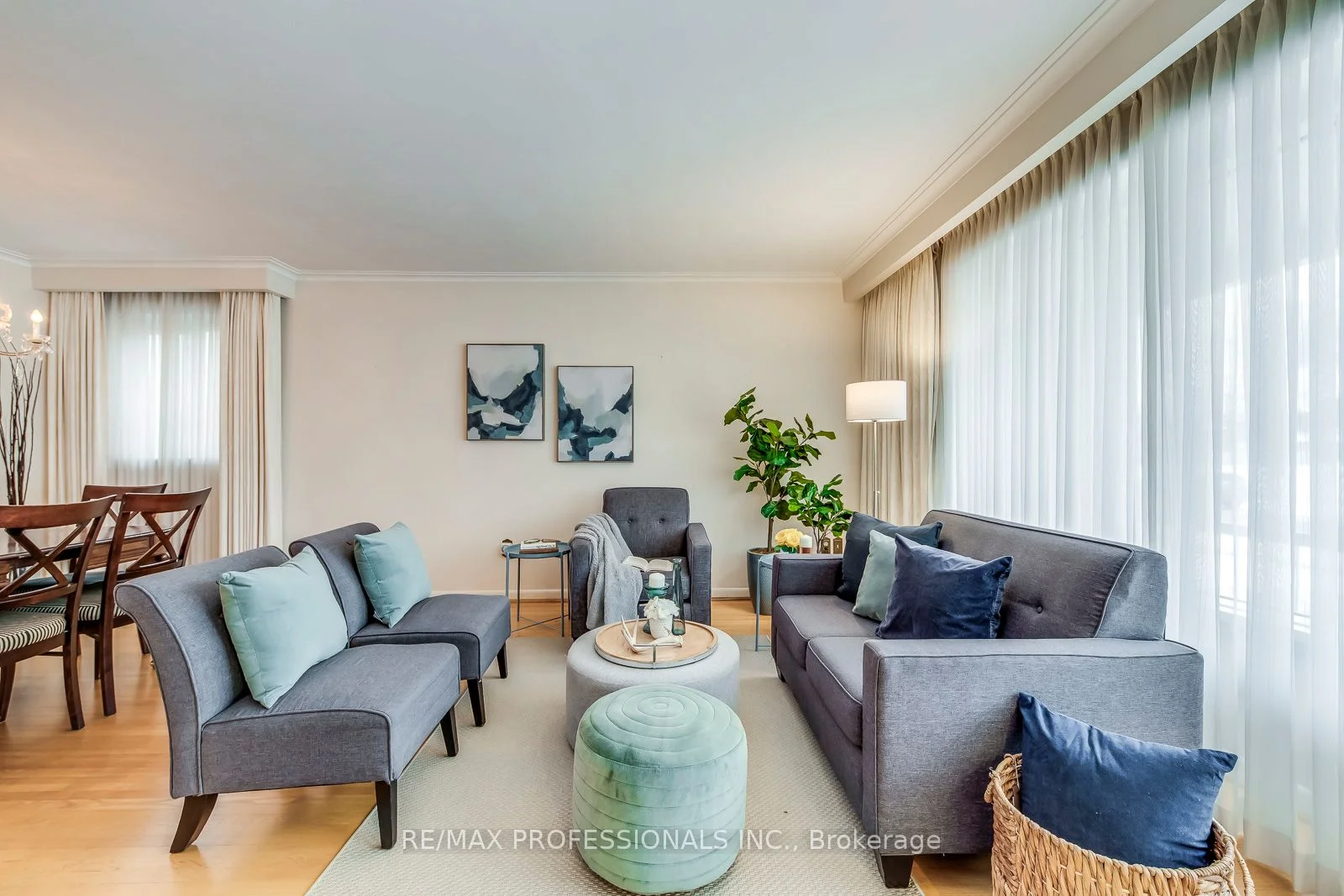 103 Carsbrooke Road, Toronto W08, ON M9C 3C9