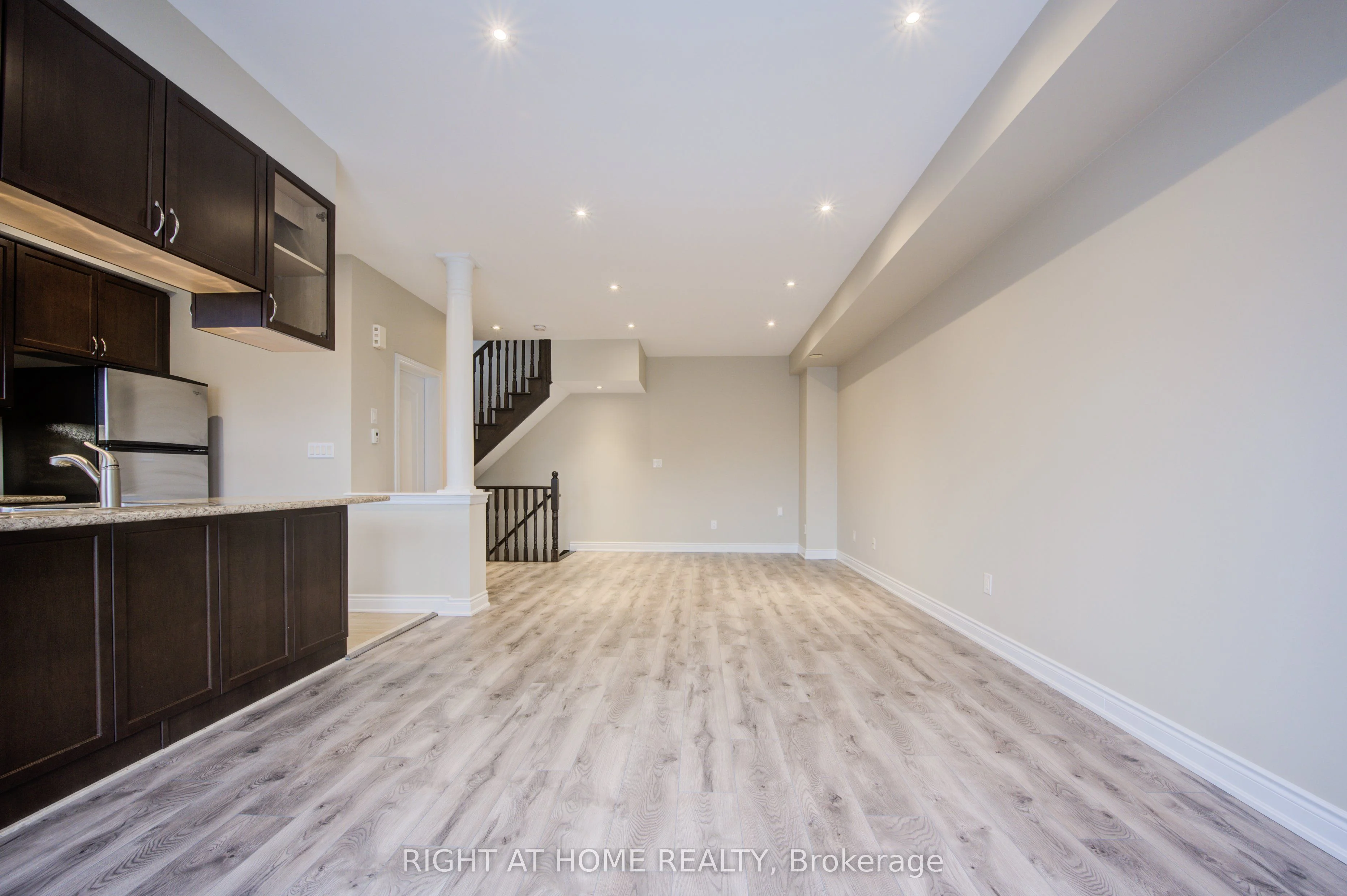 2552 Grand Oak Trail, Oakville, ON L6M 0S3