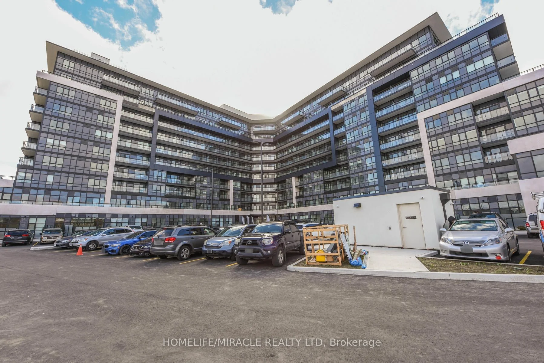 Condo Apartment in Oakville