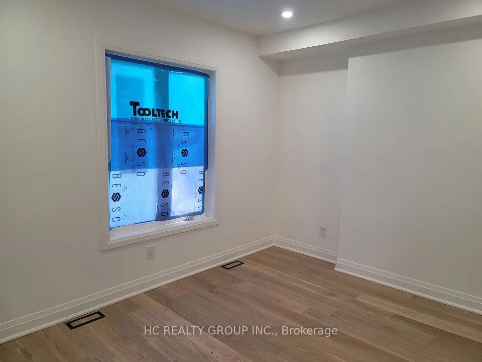231 Delaware Avenue 2, Toronto W02, ON M6H 2T7