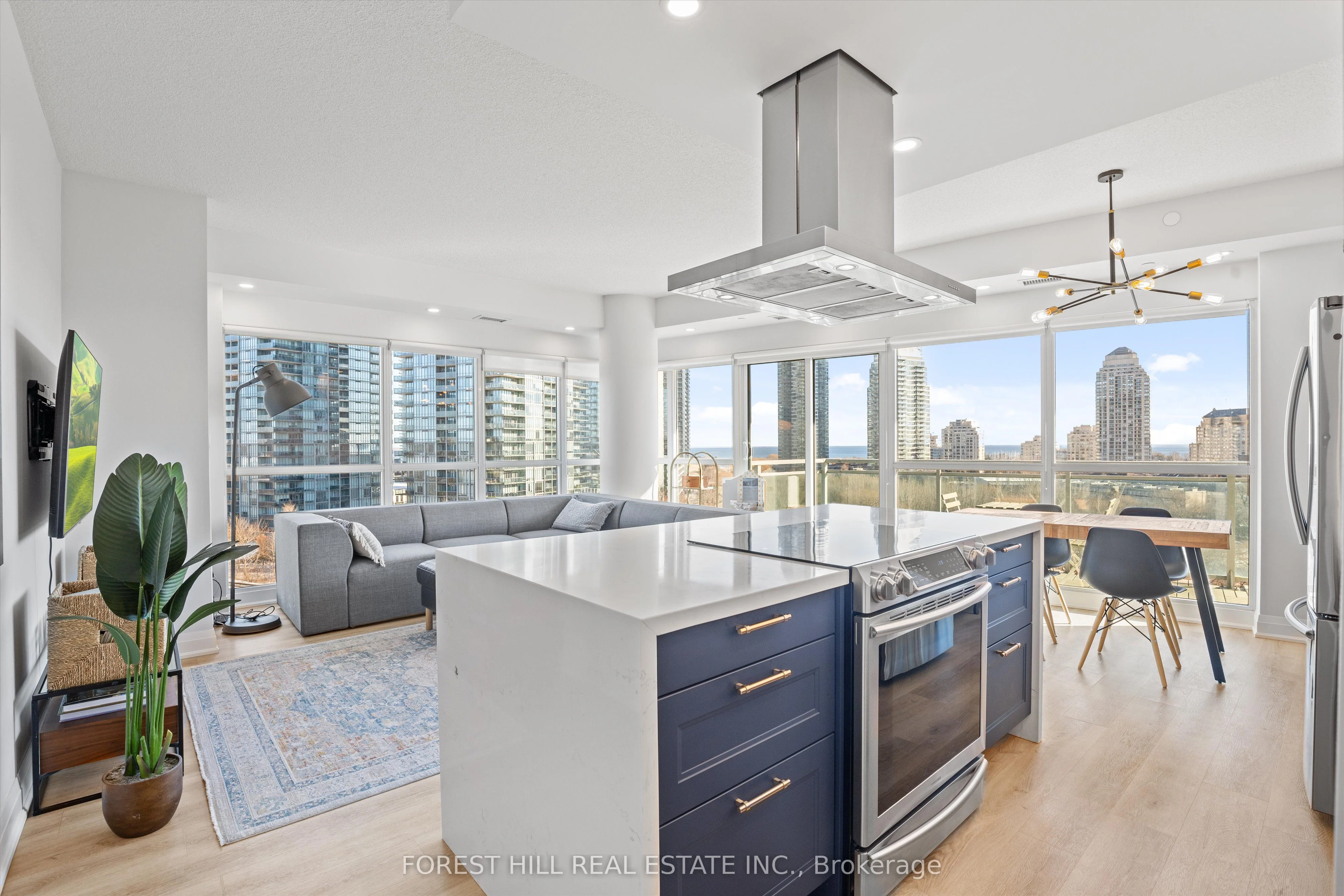 Condo Apartment in Toronto