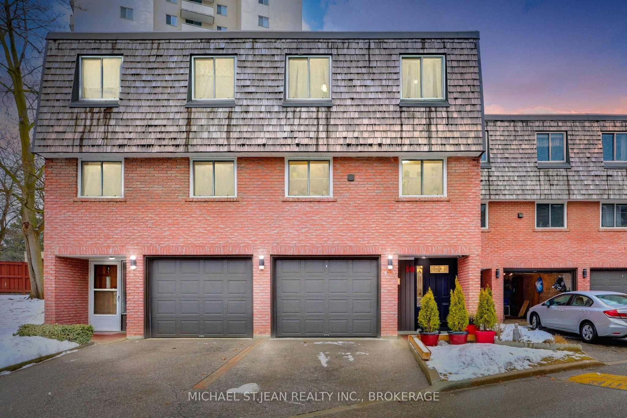 2145 Sherobee Road 10, Mississauga, On L5a 3g8
