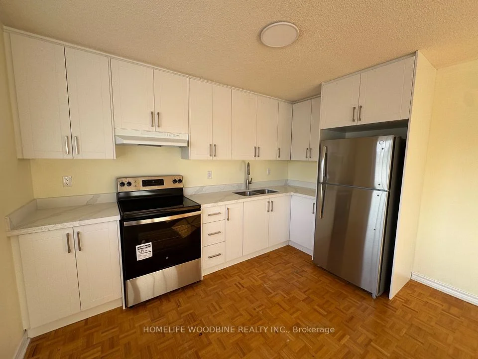 2 Kingsplate Crescent 2nd Floor, Toronto W10, ON M9W 6X6