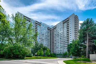 3590 Kaneff Crescent 706, Mississauga, On L5a 3x3