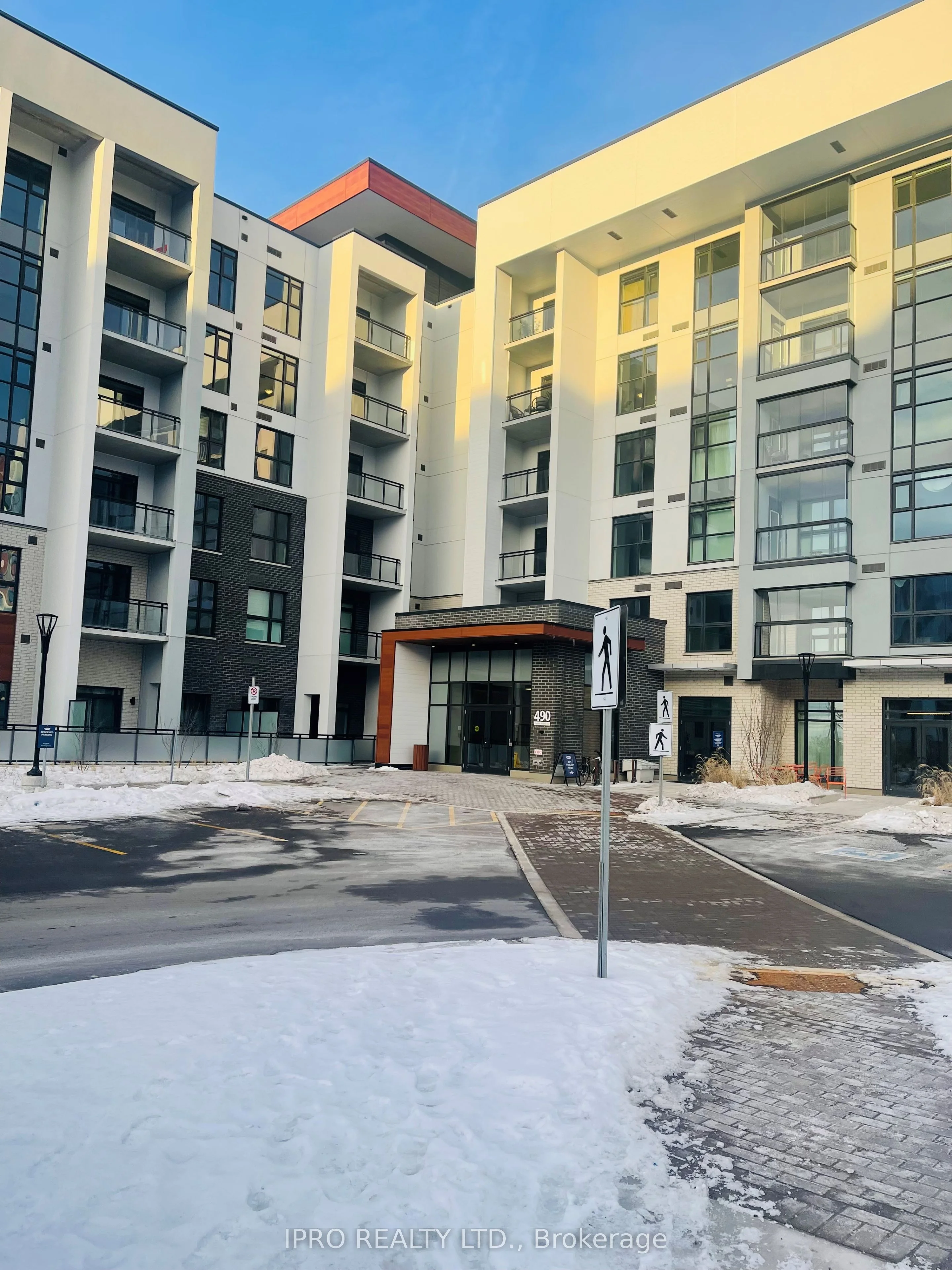 490 Gordon Krantz Avenue 521, Milton, On L9e 1z5