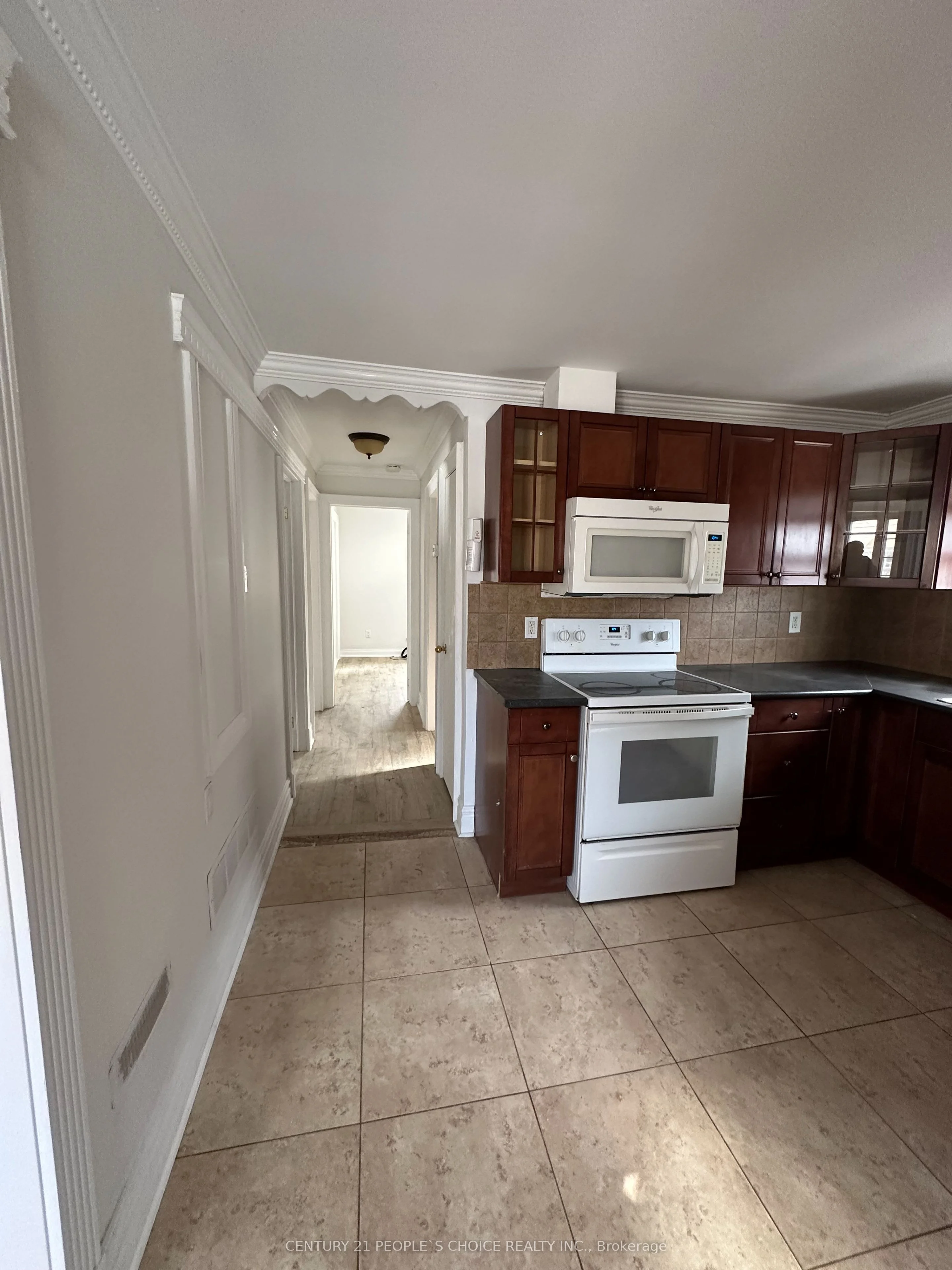 353 Culford Road Main floor, Toronto W04, ON M6L 2V8