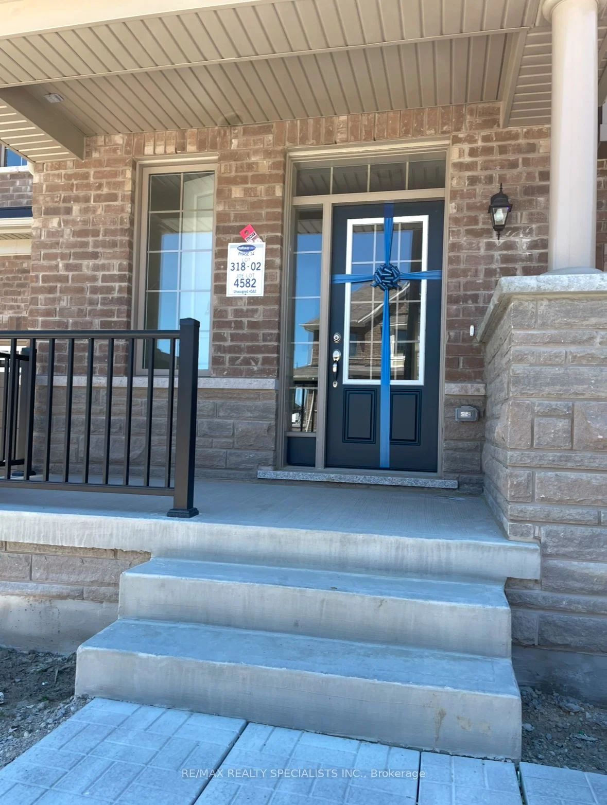 Att/Row/Townhouse in Brampton