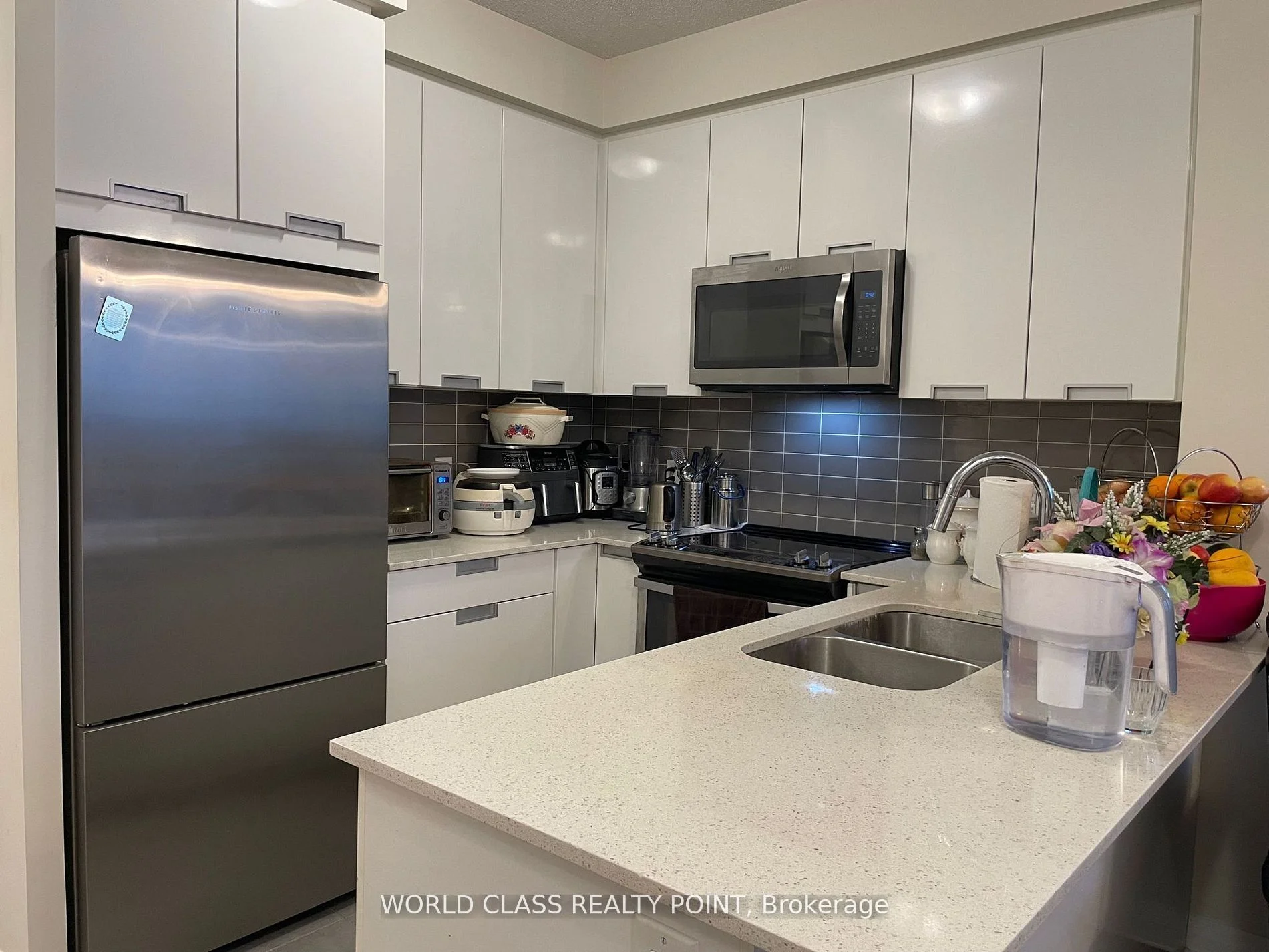 5033 Four Springs Avenue 814, Mississauga, On L5r 0g6
