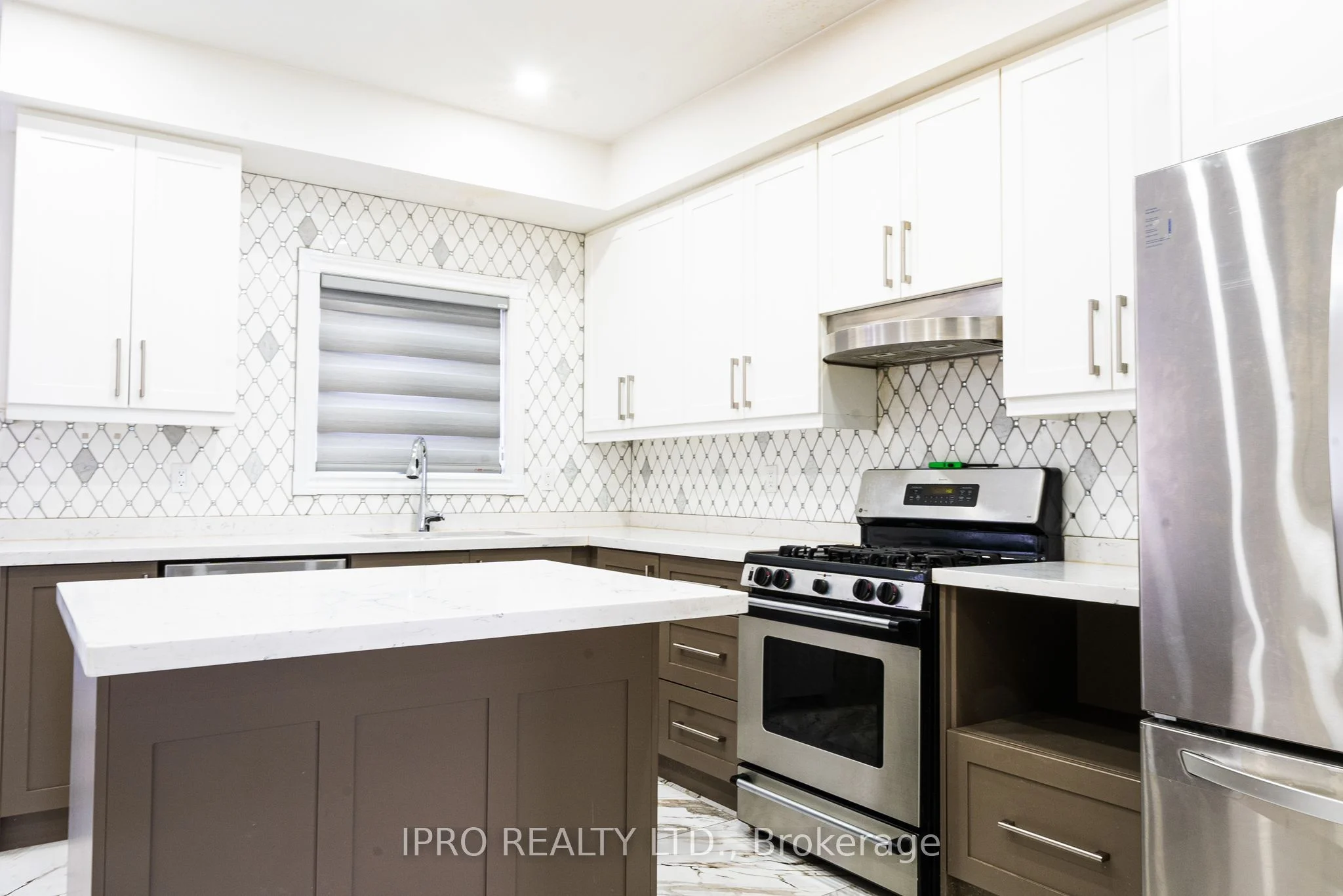 238 Glenashton Drive, Oakville, ON L6H 6H5