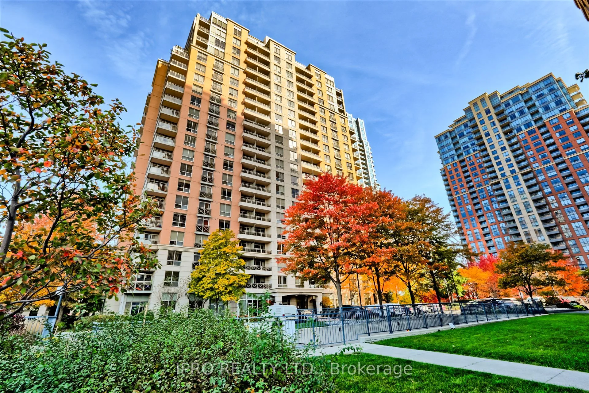 Condo Apartment in Toronto
