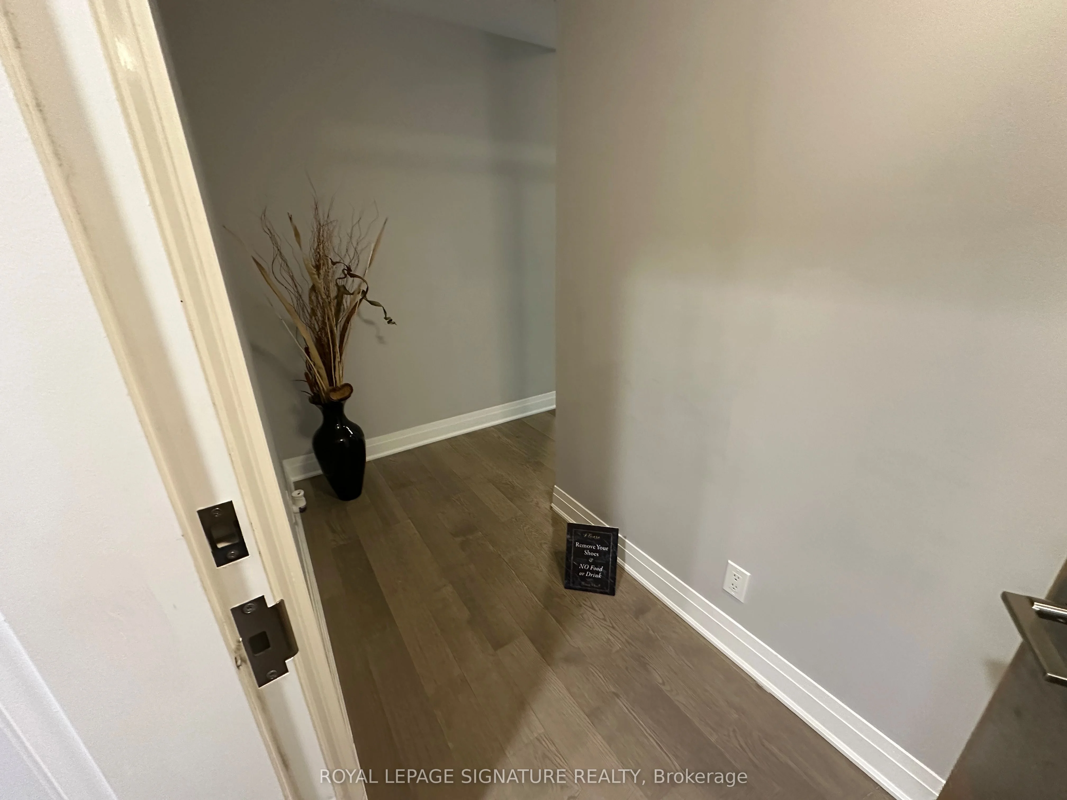 128 Grovewood Common Circle 522, Oakville, ON L6H 0X3