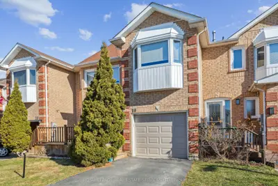 Condo Townhouse in Oakville