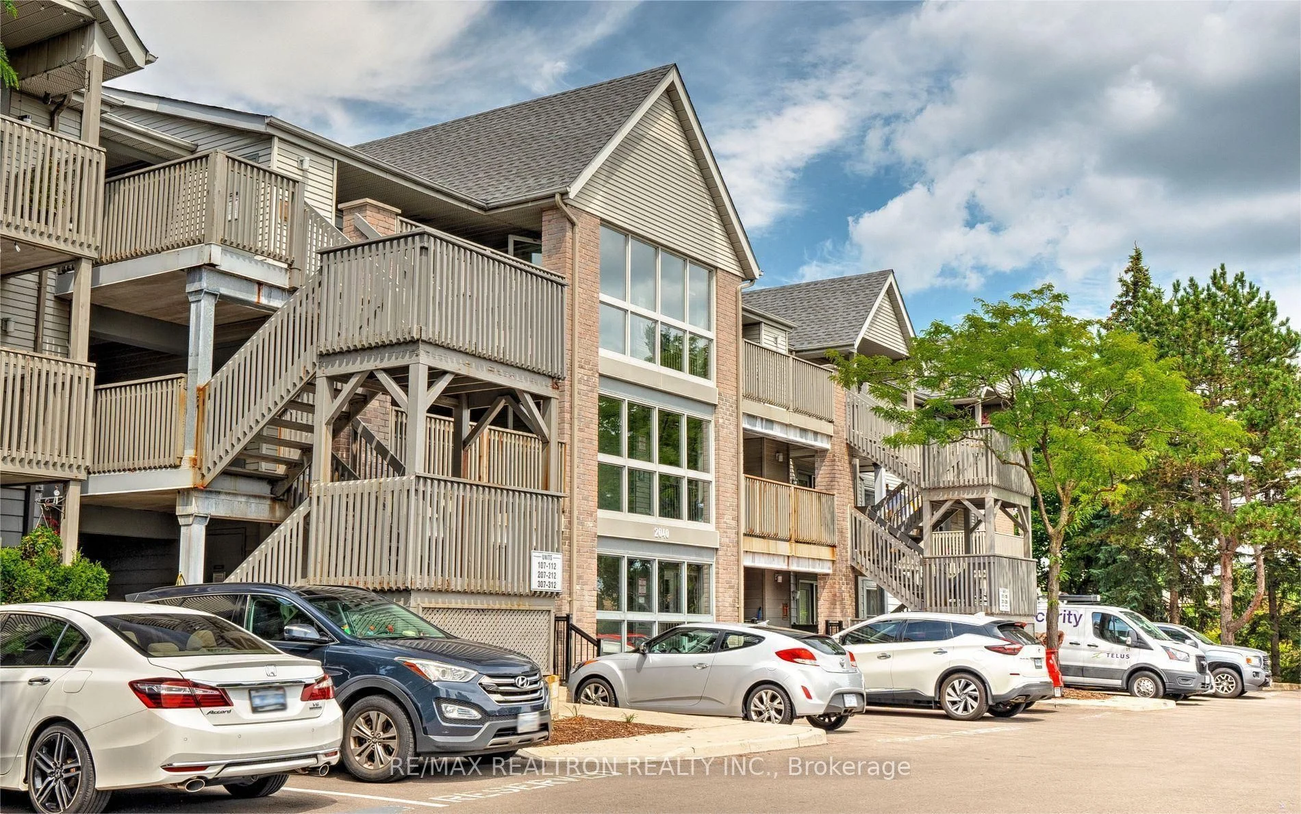 2040 Cleaver Avenue 304, Burlington, On L7m 4c4