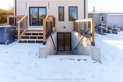 1351 Northmount Avenue, Mississauga, On L5e 1y4