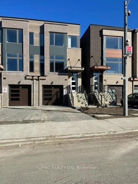 33 Wild Rose Gardens, Toronto W04, On M6l 0a5