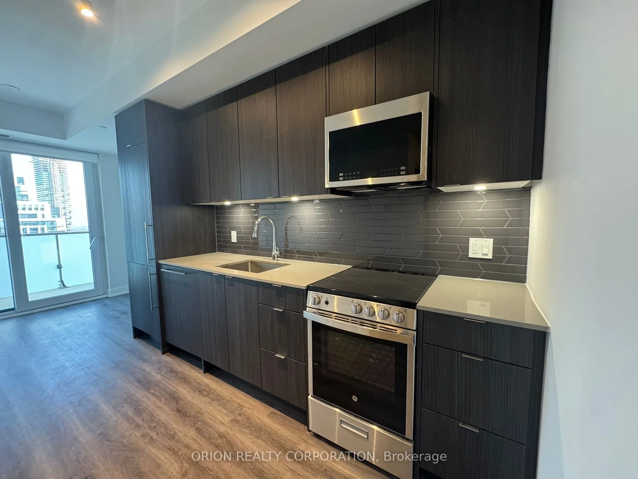 4130 Parkside Village Drive 2308, Mississauga, On L5b 3m8