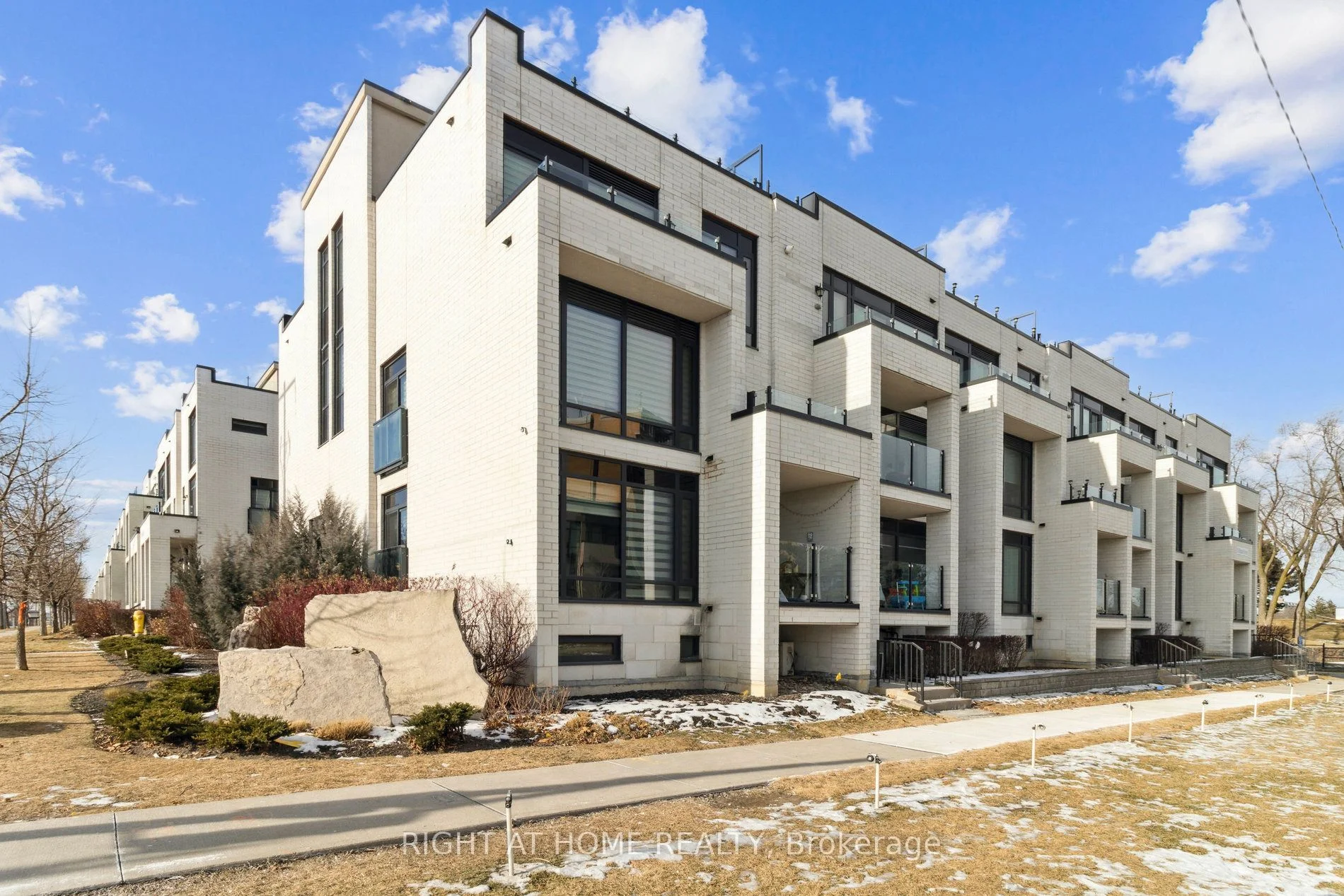 Condo Townhouse in Toronto