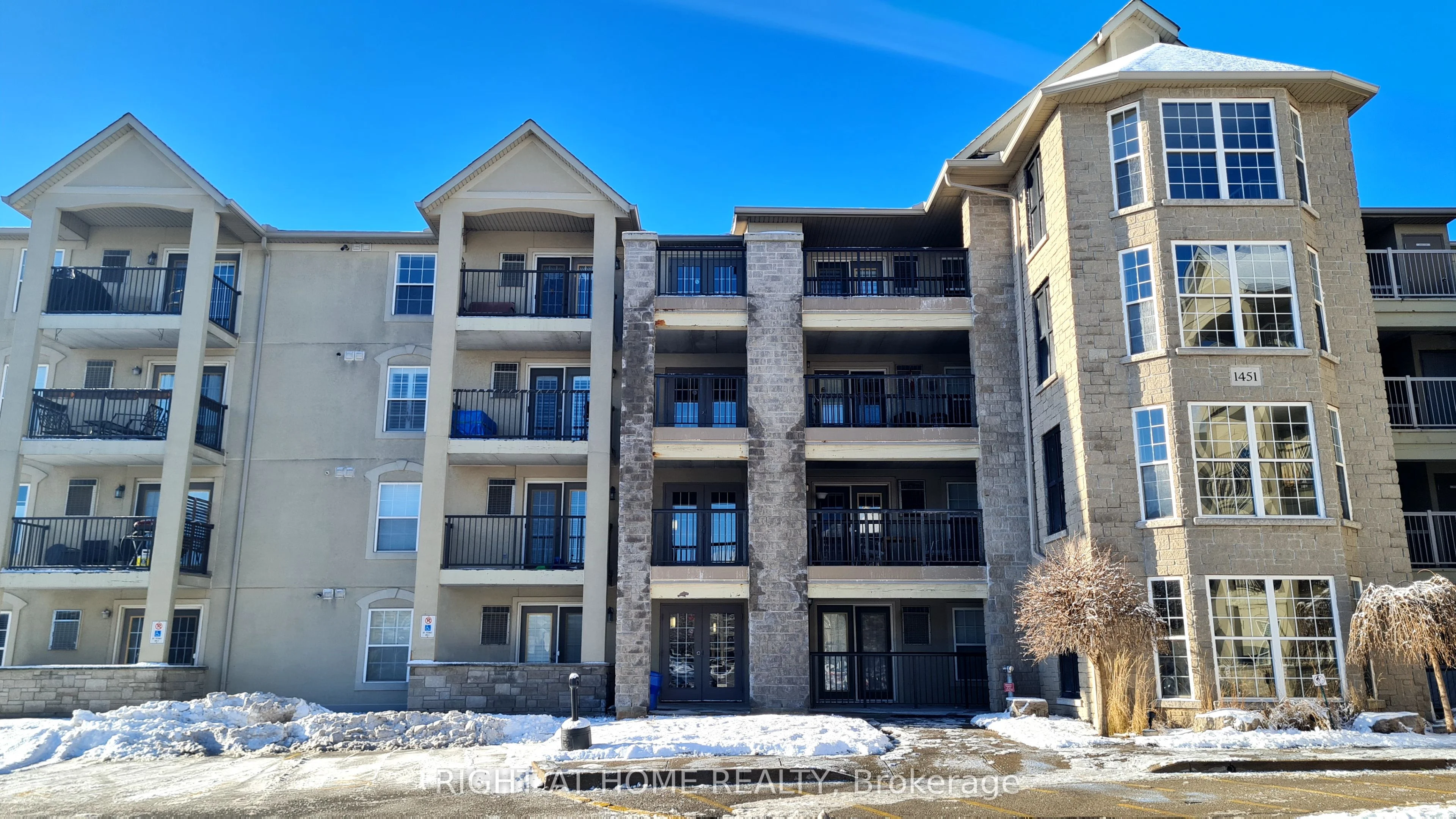 Condo Apartment in Burlington