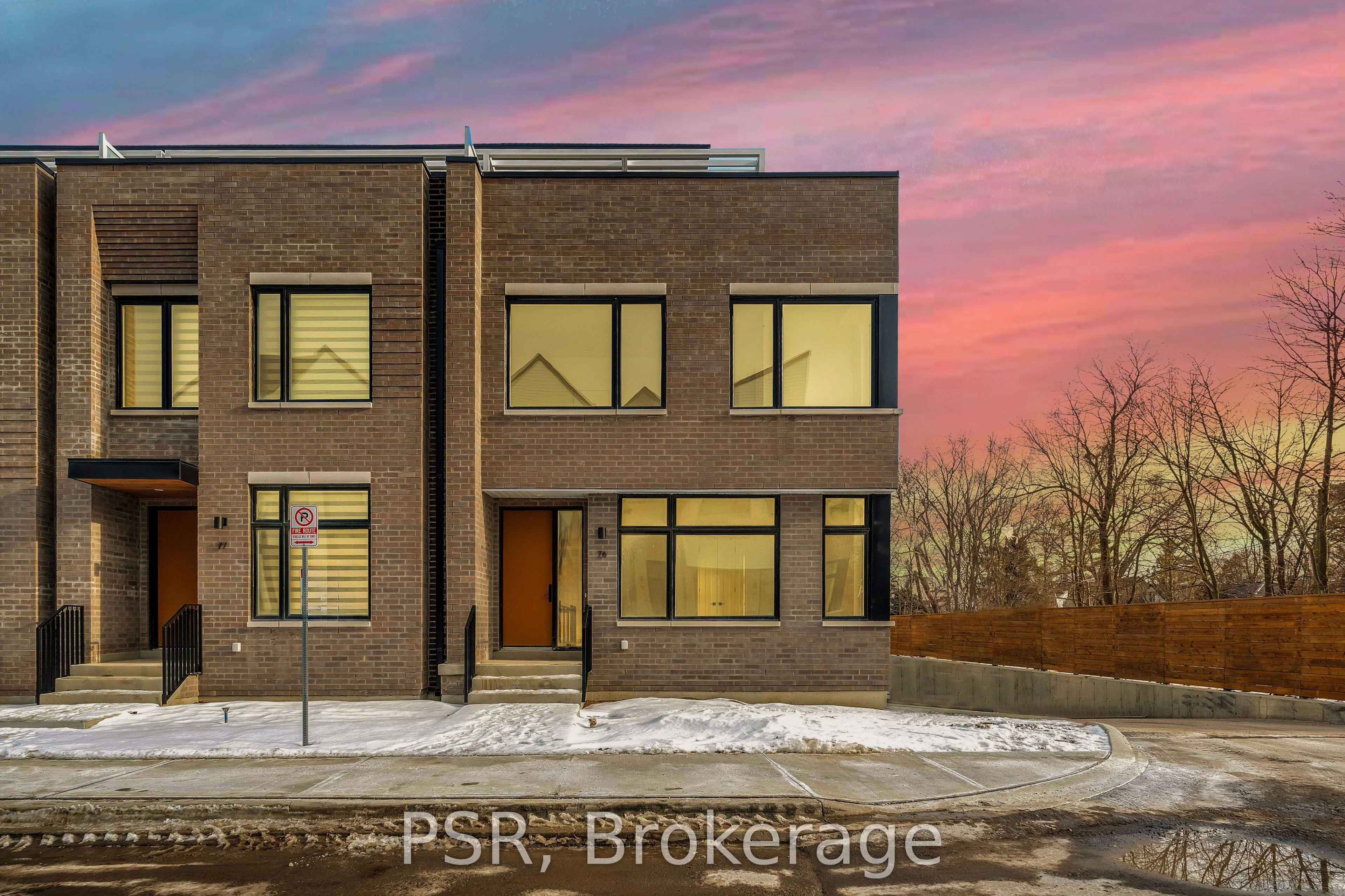50 Lou Parsons Way 76, Mississauga, On L5h 0b2