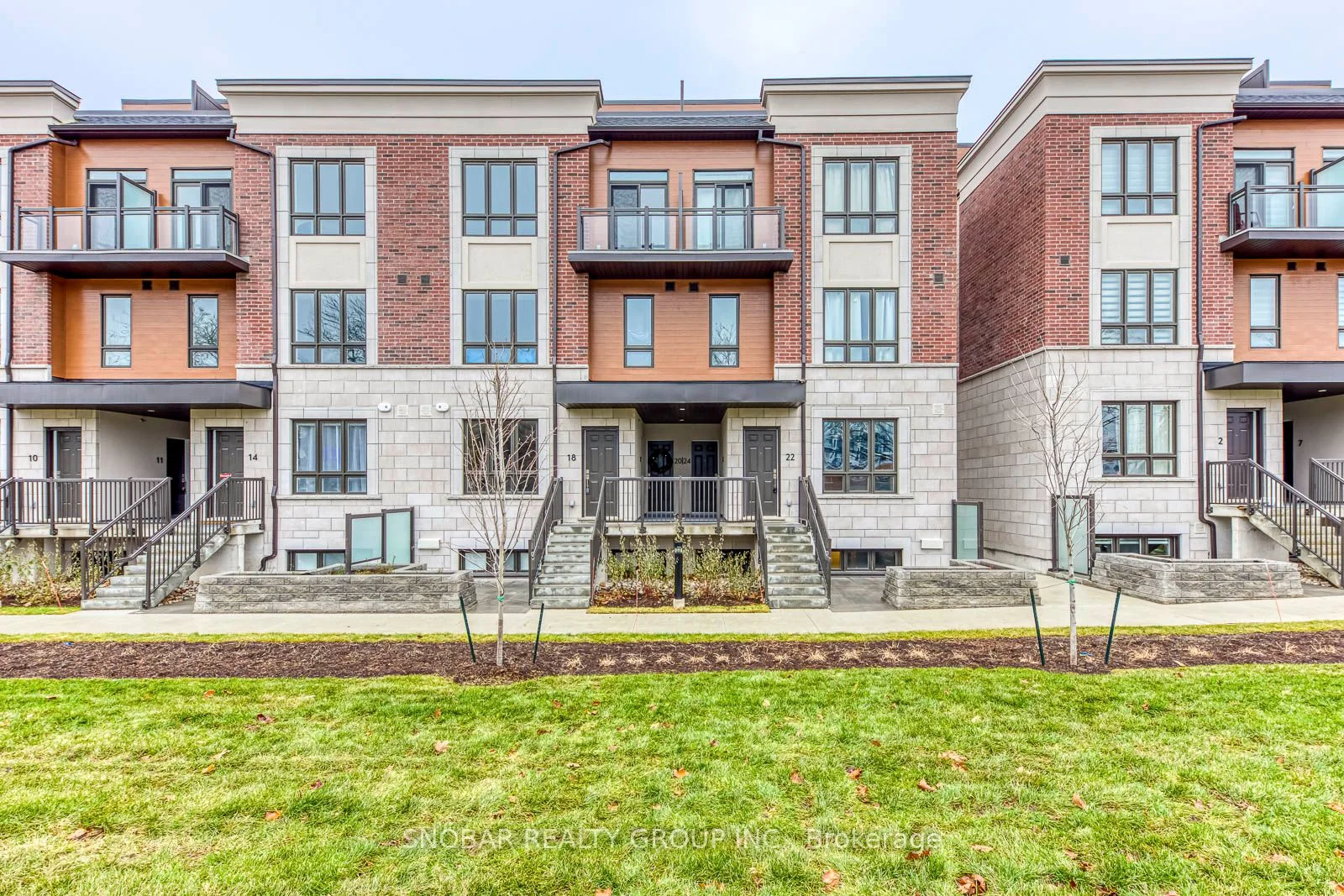 4015 Hickory Drive Th18, Mississauga, On L4w 1l1