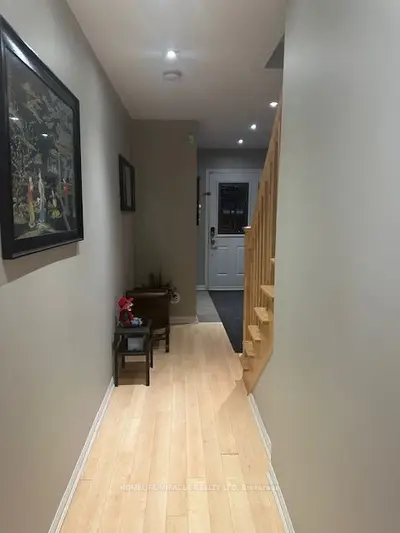 Att/Row/Townhouse in Brampton