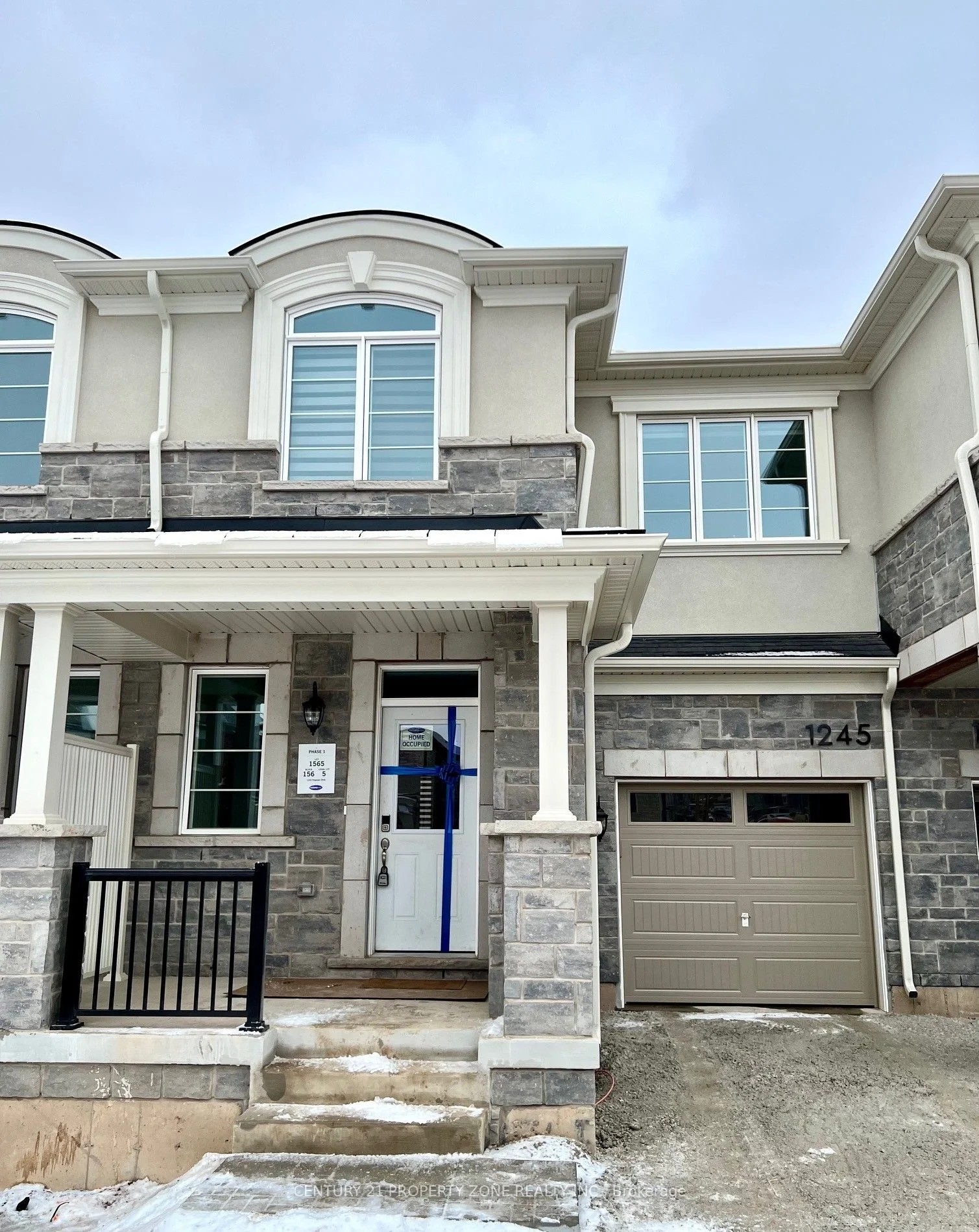 Att/Row/Townhouse in Milton