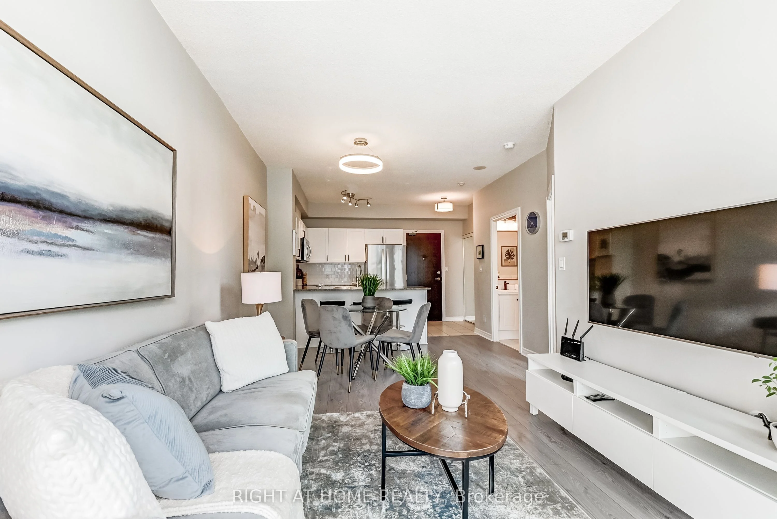 3504 Hurontario Street 608, Mississauga, ON L5B 1P2