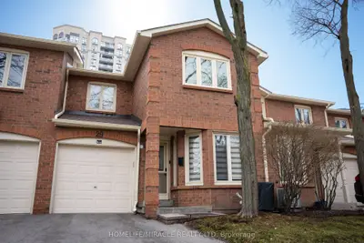 Condo Townhouse in Mississauga