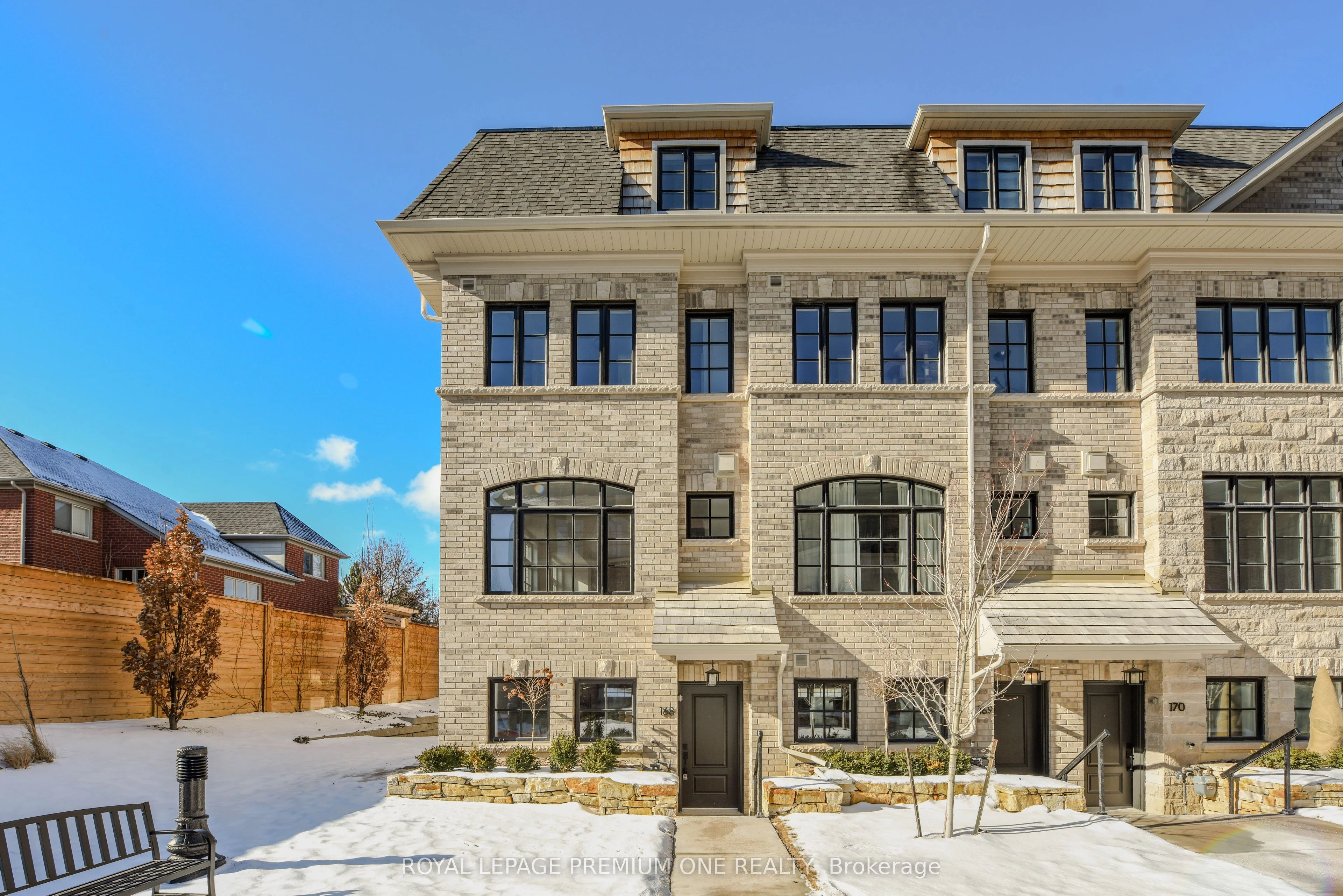 Condo Townhouse in Mississauga
