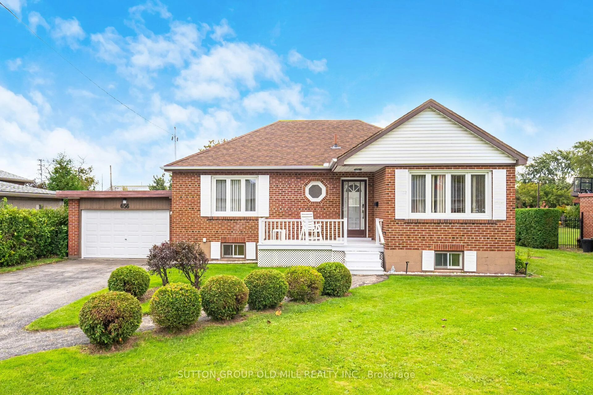 656 Hyacinthe Boulevard, Mississauga, On L5a 2c5