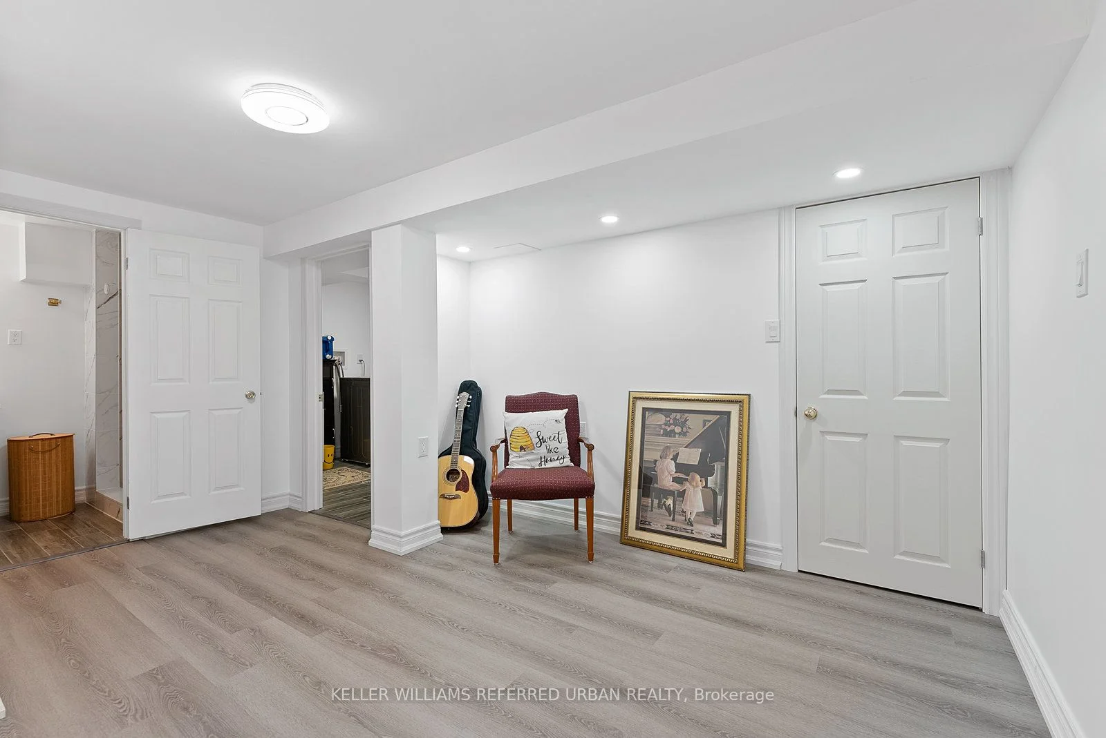 220 Riverview Street, Oakville, ON L6L 5W3