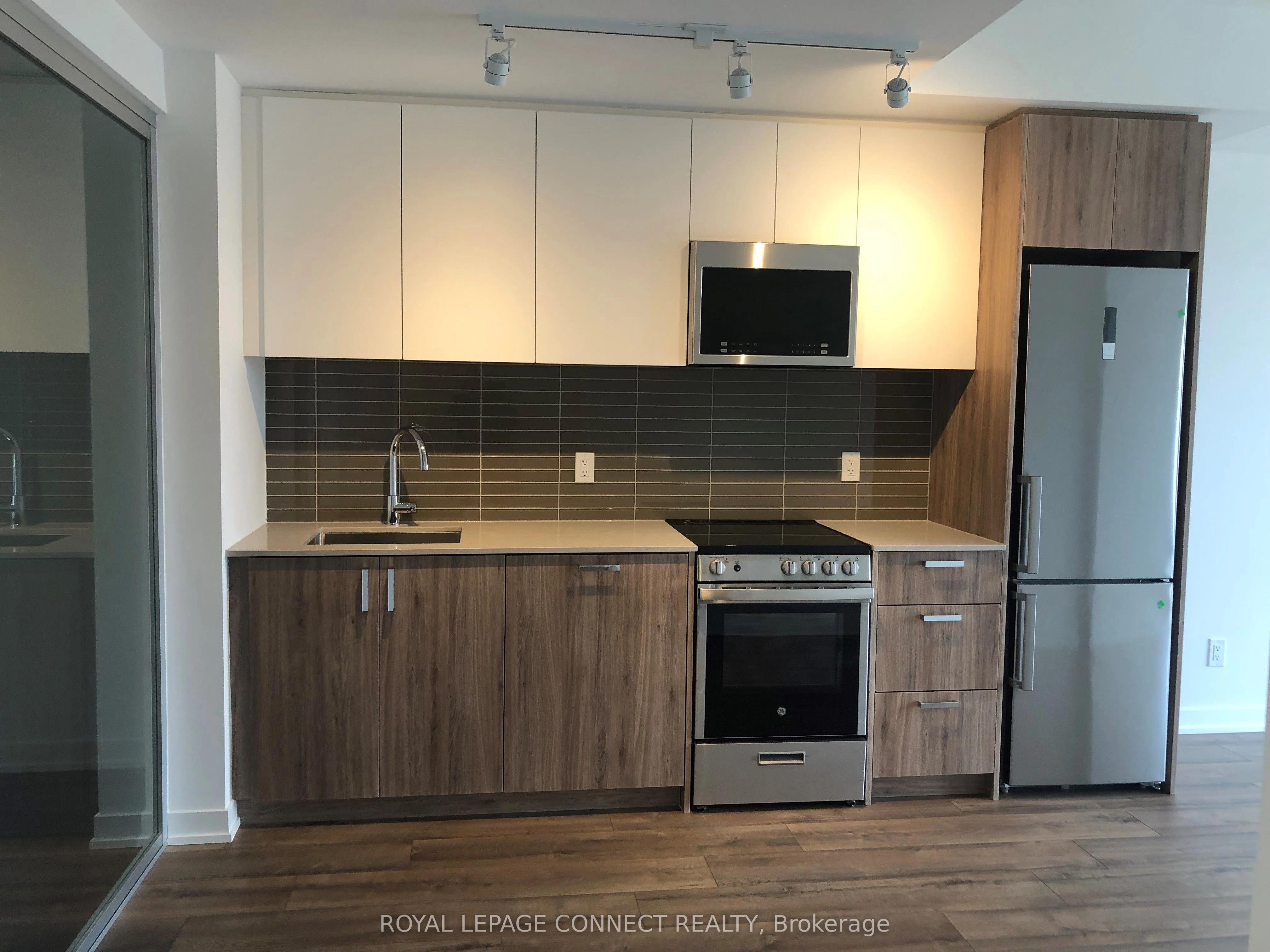1787 St. Clair Avenue W 619, Toronto W03, On M6n 1j6