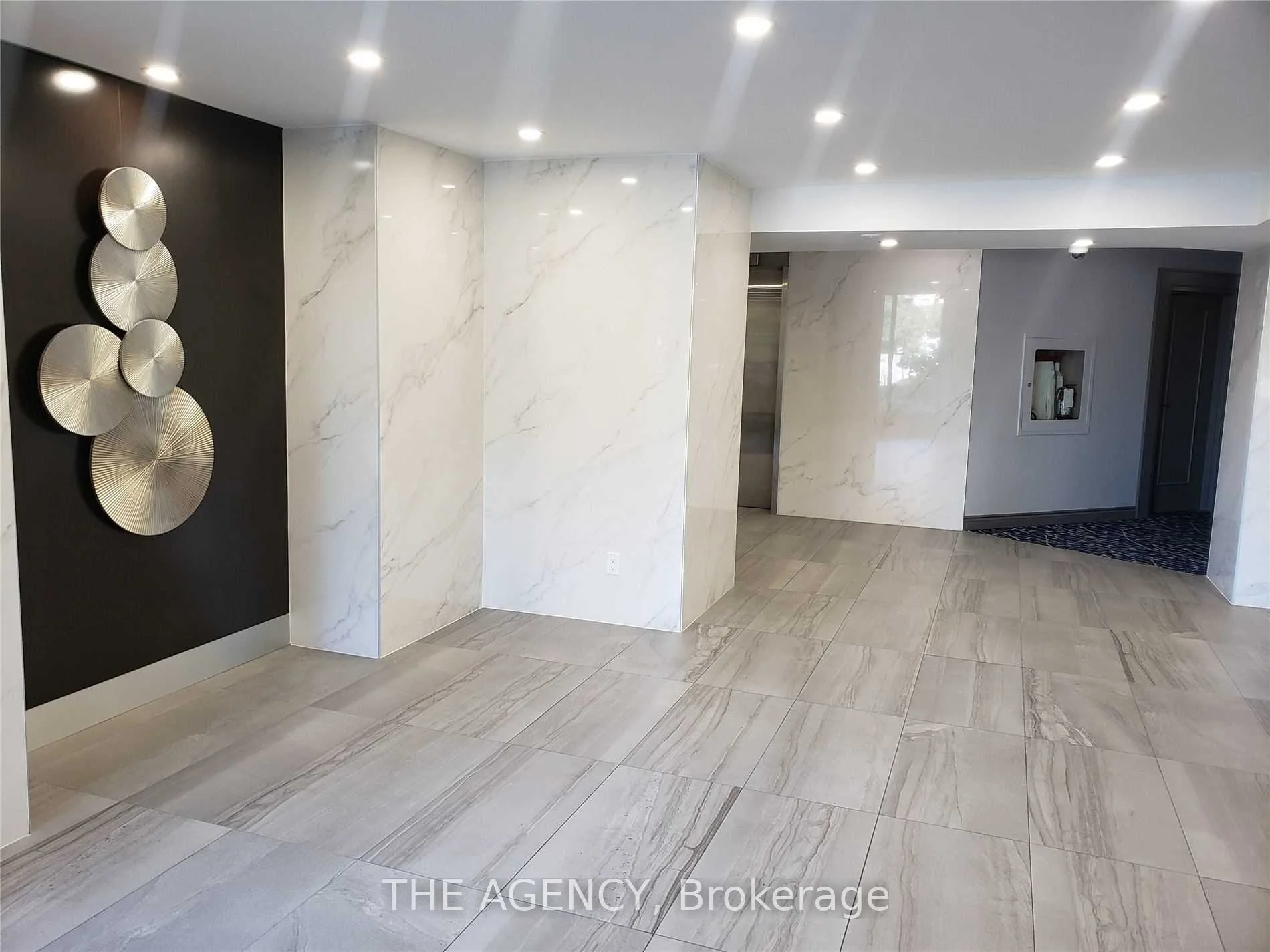 234 Albion Road 405, Toronto W10, On M9w 6a5