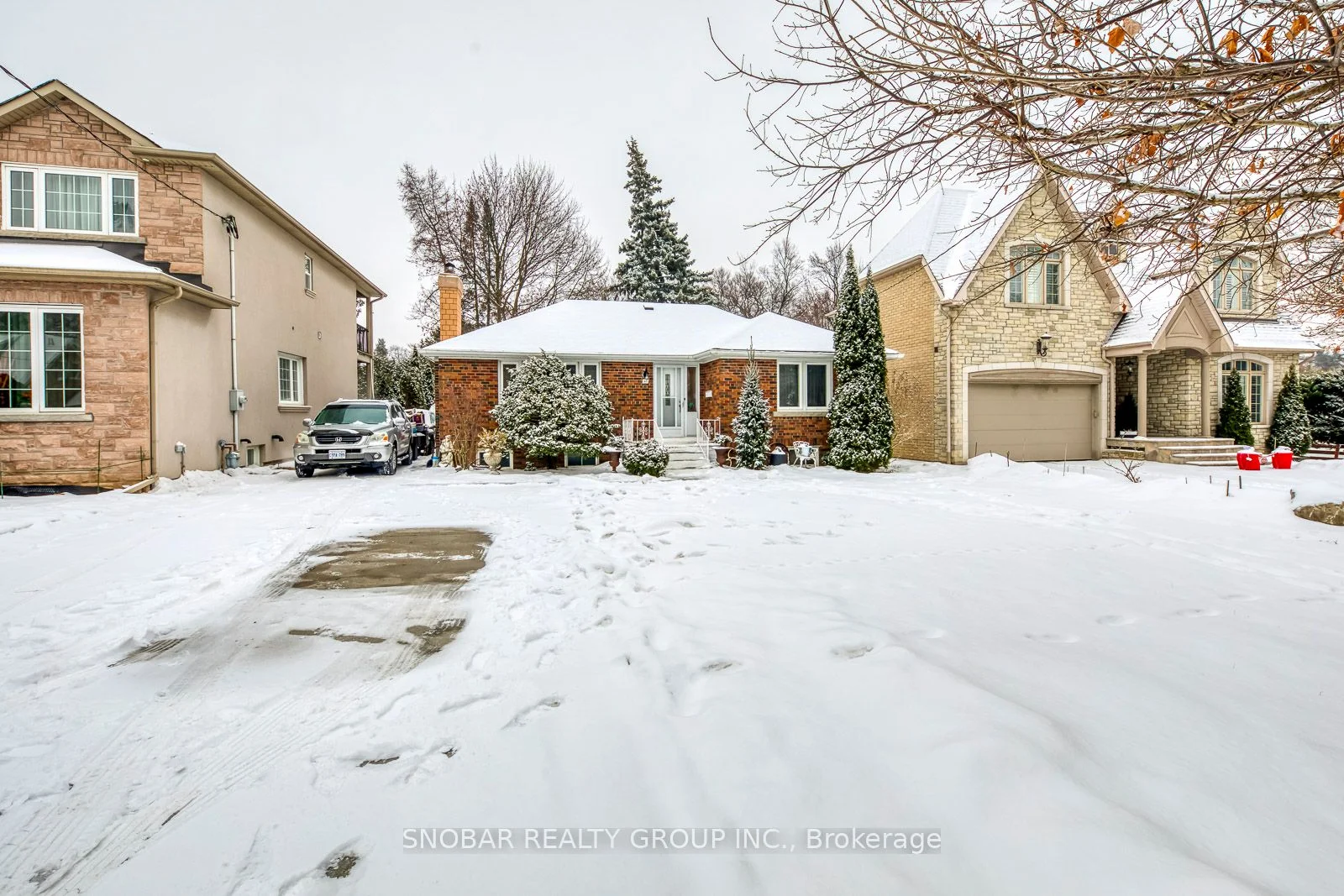 47 Leggett Avenue, Toronto W09, ON M9P 1X3