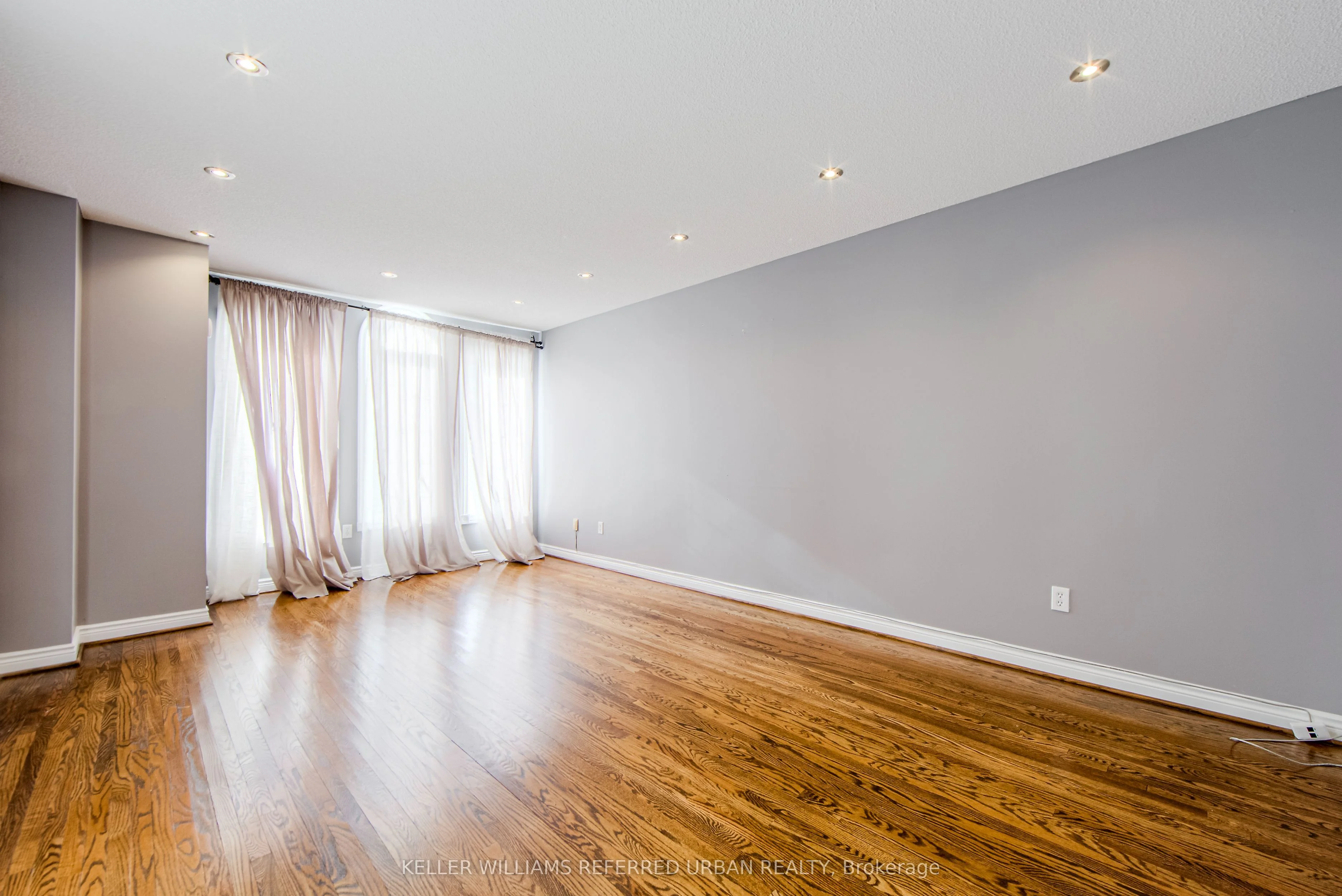 6289 Donway Drive, Mississauga, ON L5V 1J6