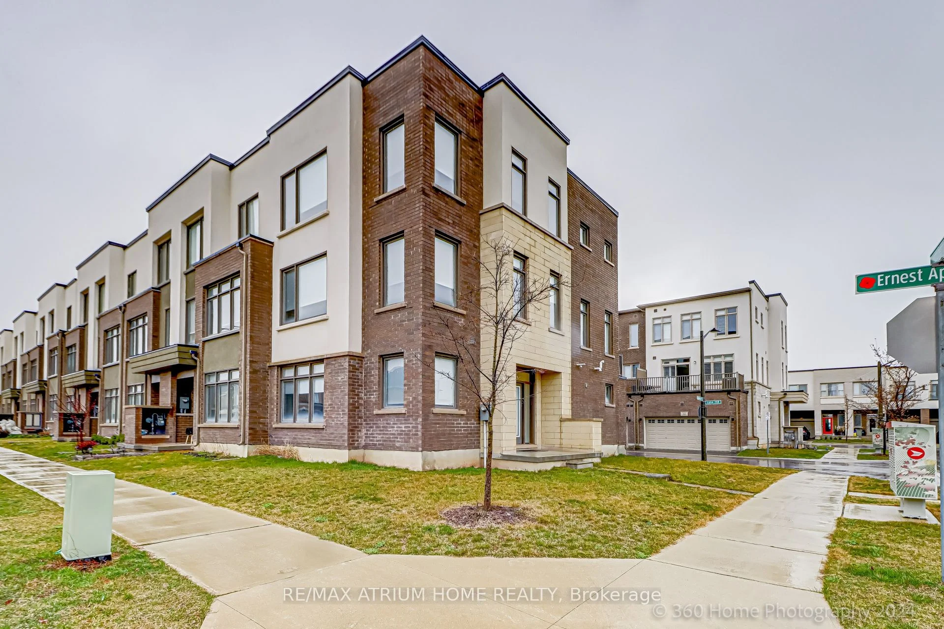 159 Loganberry Gate, Oakville, On L6h 0n8