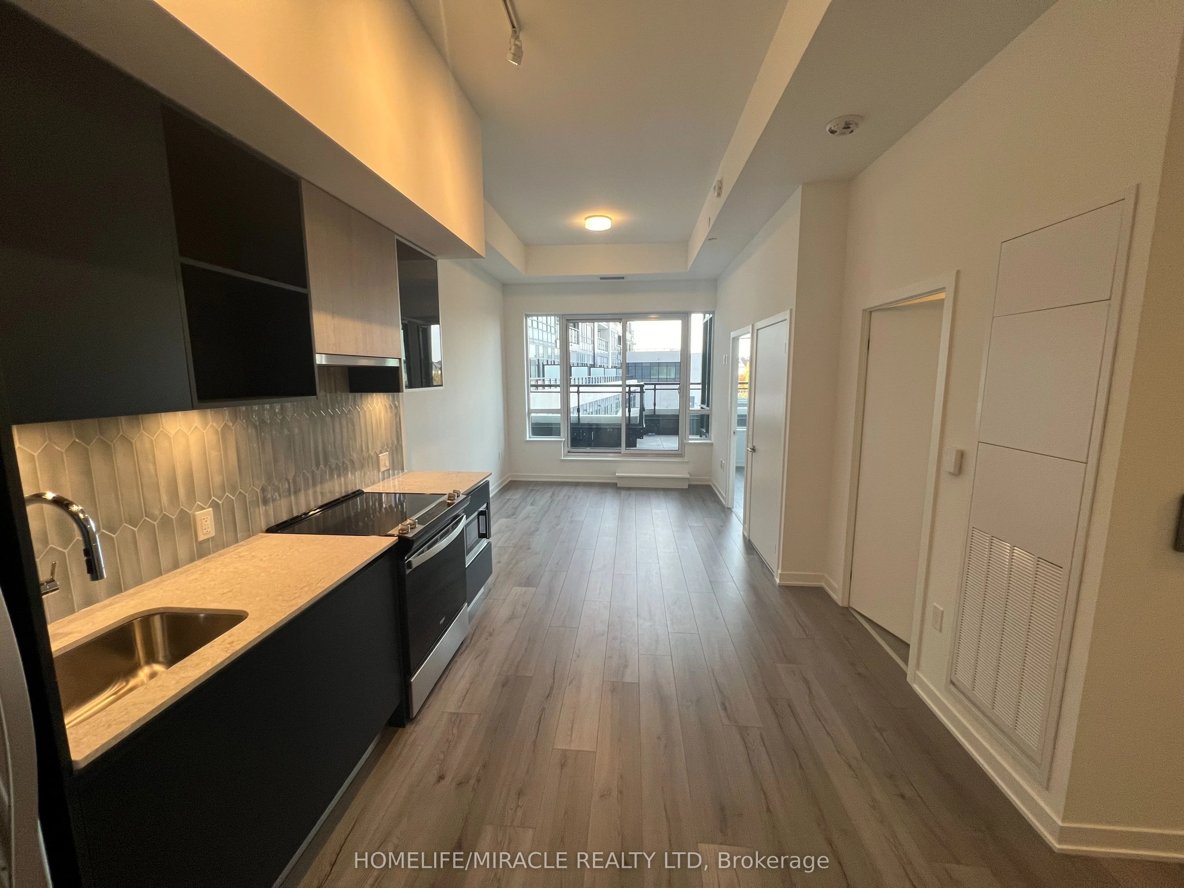 Common Element Condo in Oakville