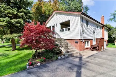 1597 Trotwood Avenue, Mississauga, On L5g 3z8