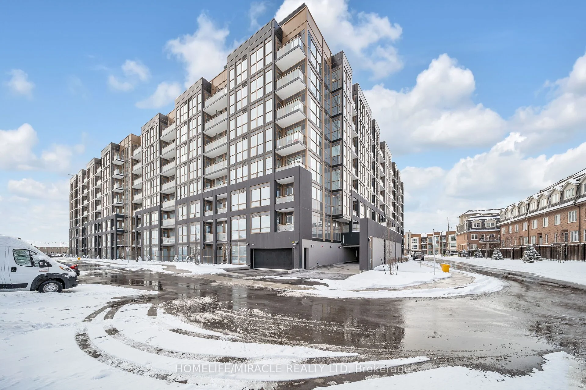 Condo Apartment in Oakville