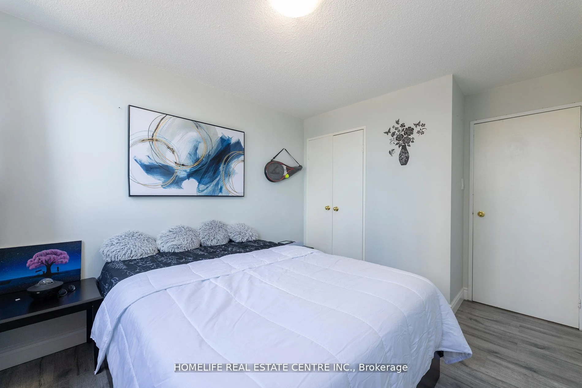 3700 Kaneff Crescent 411, Mississauga, ON L5A 4B8
