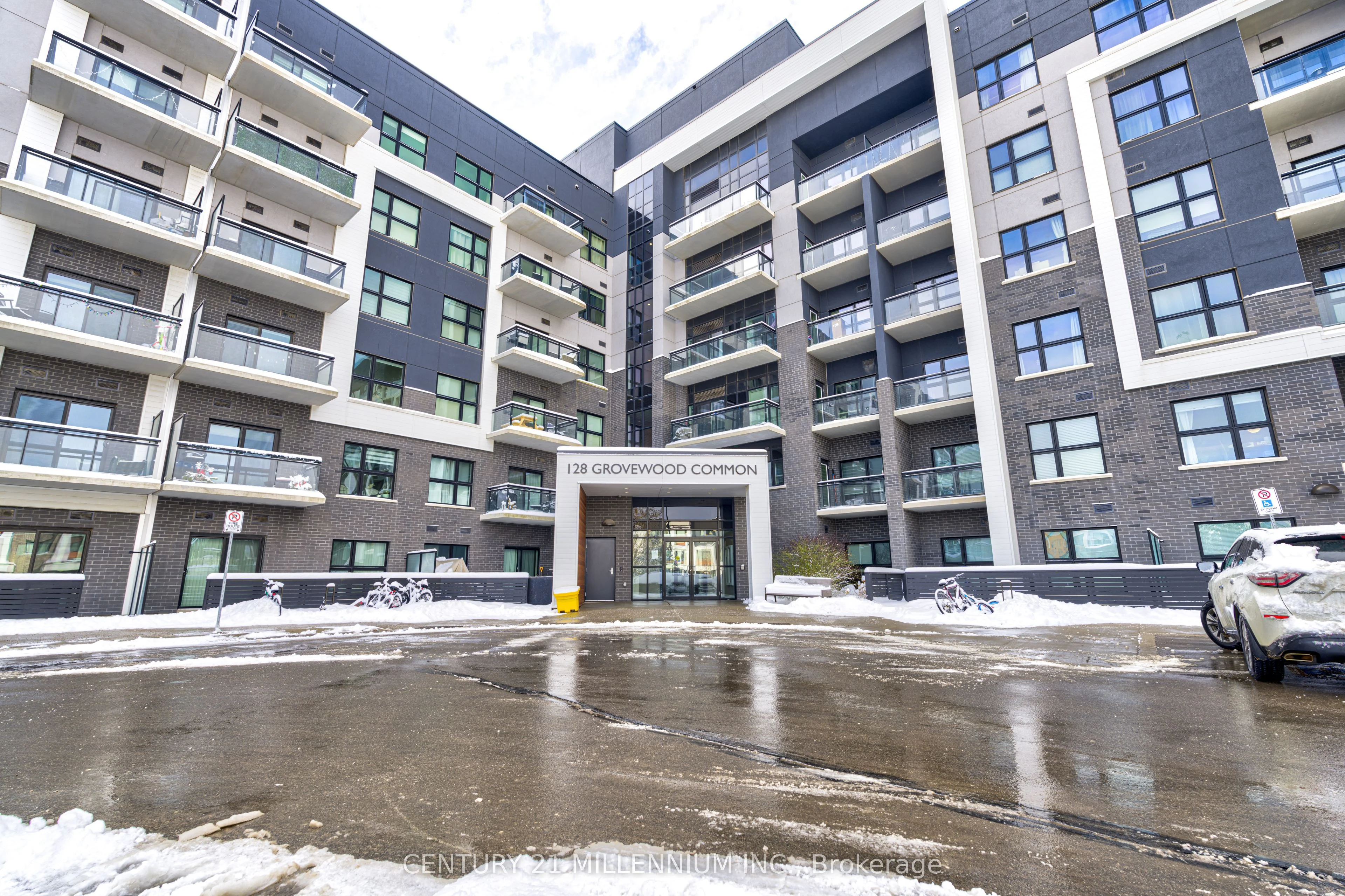 Condo Apartment in Oakville