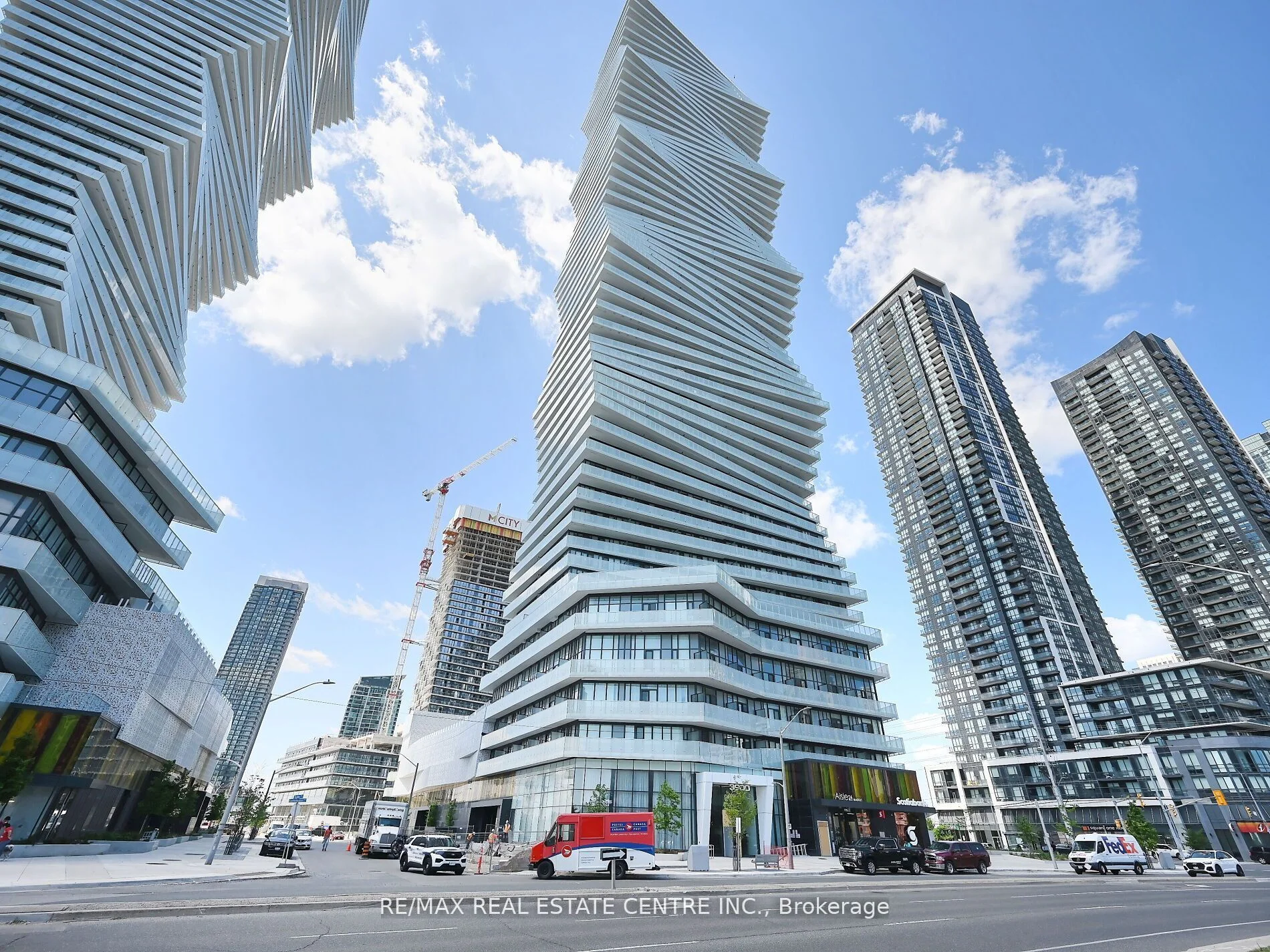 3900 Confederation Parkway 302, Mississauga, On L5b 0m3