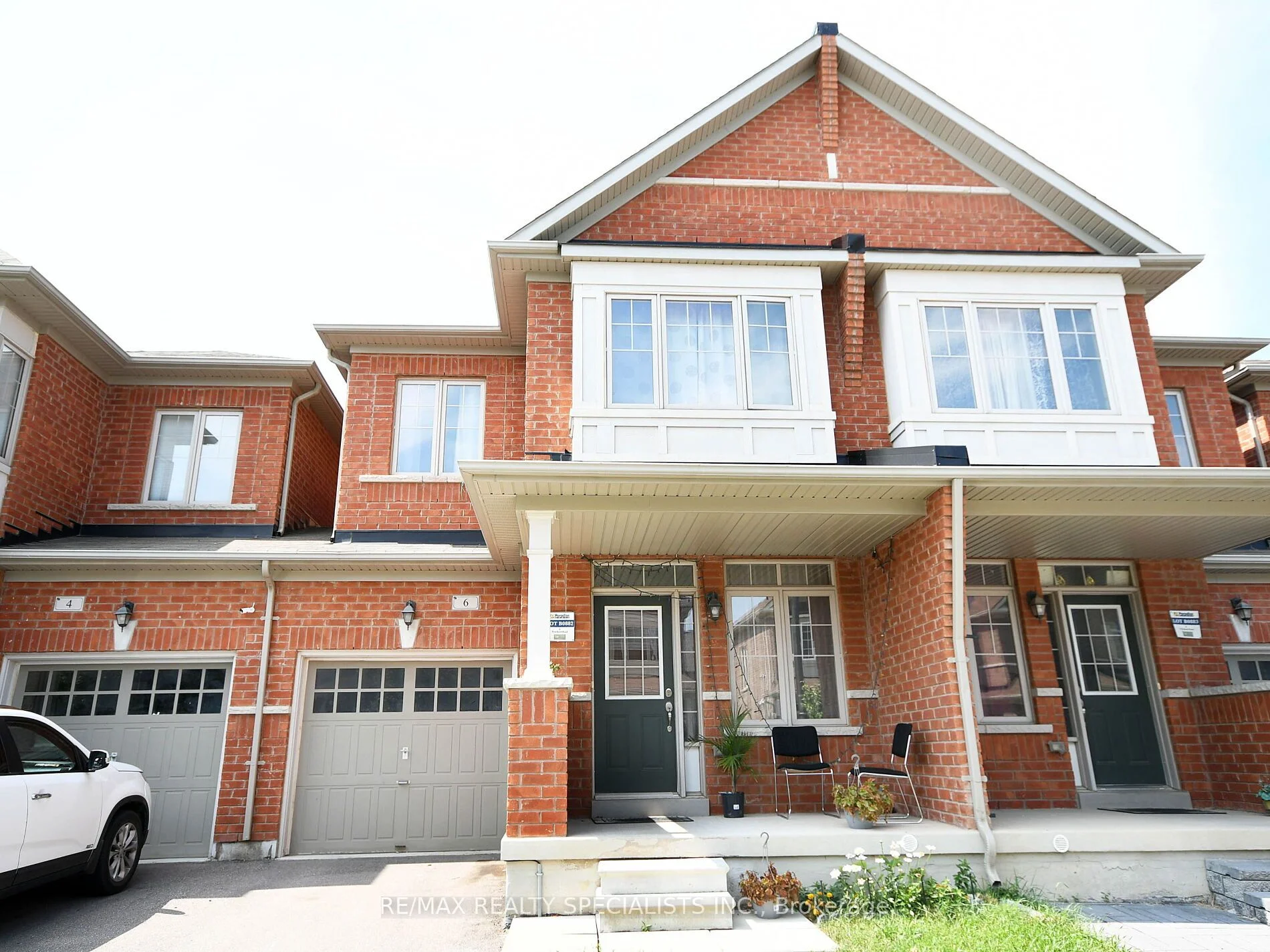 Att/Row/Townhouse in Brampton