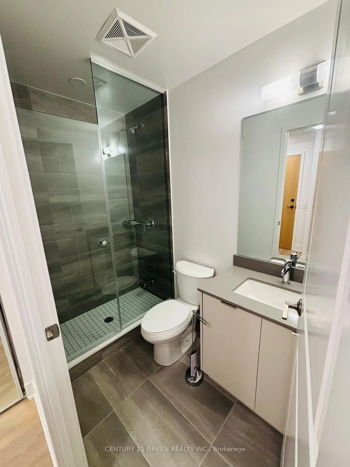 204 Burnhamthorpe Road E 1010, Mississauga, ON L5A 0B3