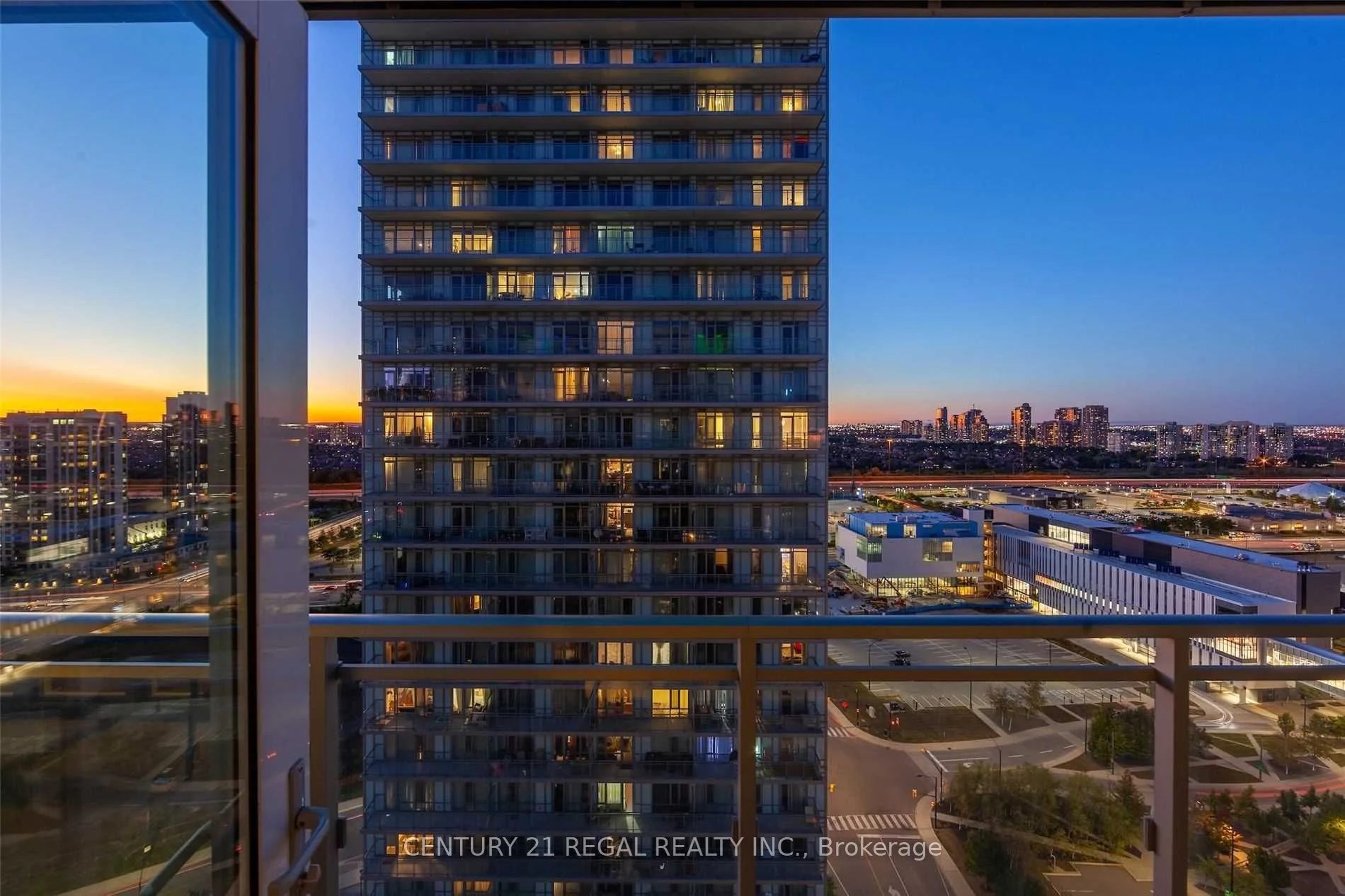 365 Prince Of Wales Drive 2110, Mississauga, On L5b 0a1