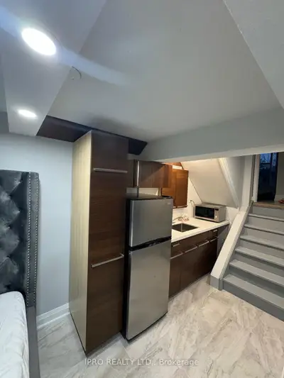 3356 Burdock Place Lower Level, Mississauga, On L5a 4b7